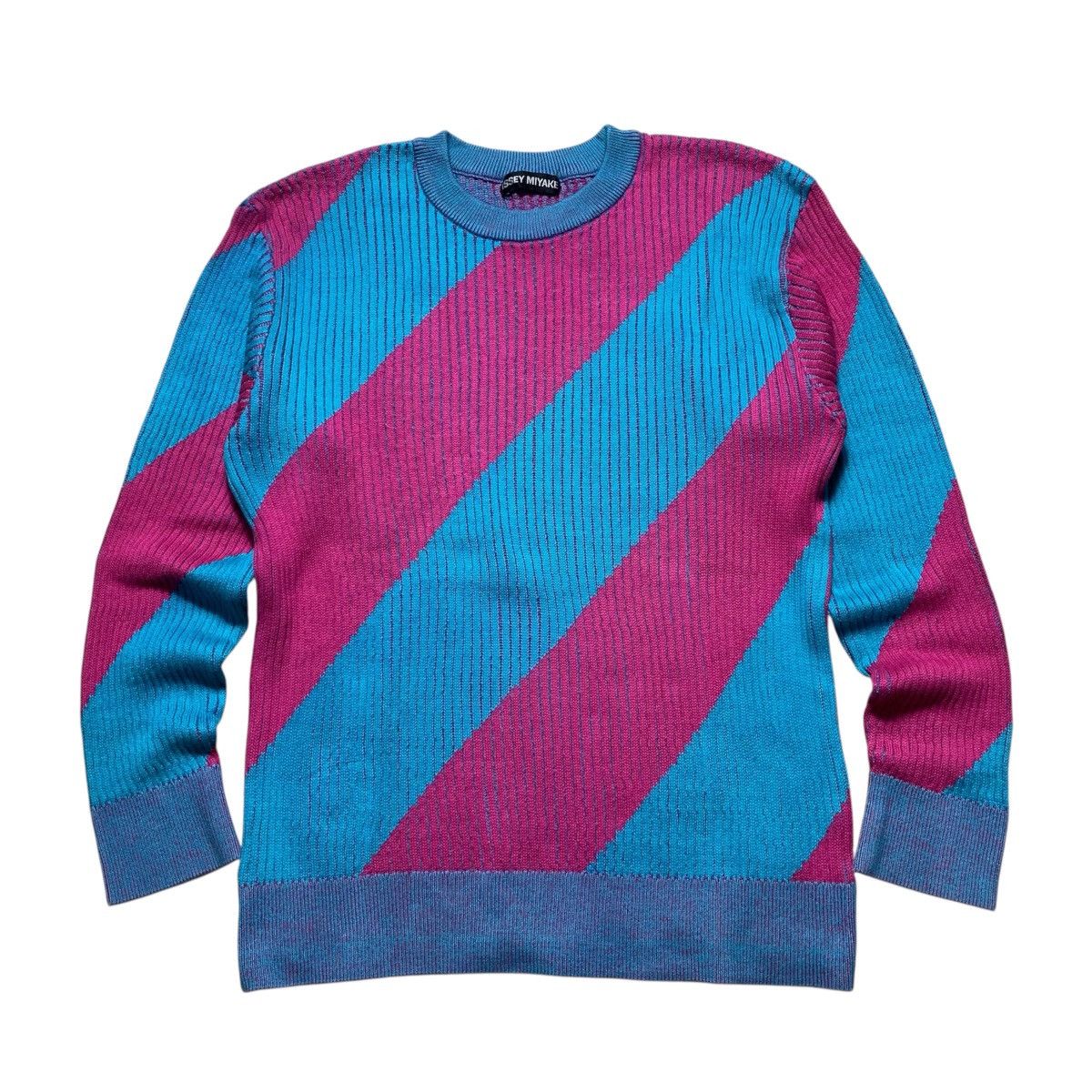 Issey Miyake Vtg Issey Miyake Knit Magenta Blue Sweater Size US M / EU 48-50 / 2 - 7 Thumbnail