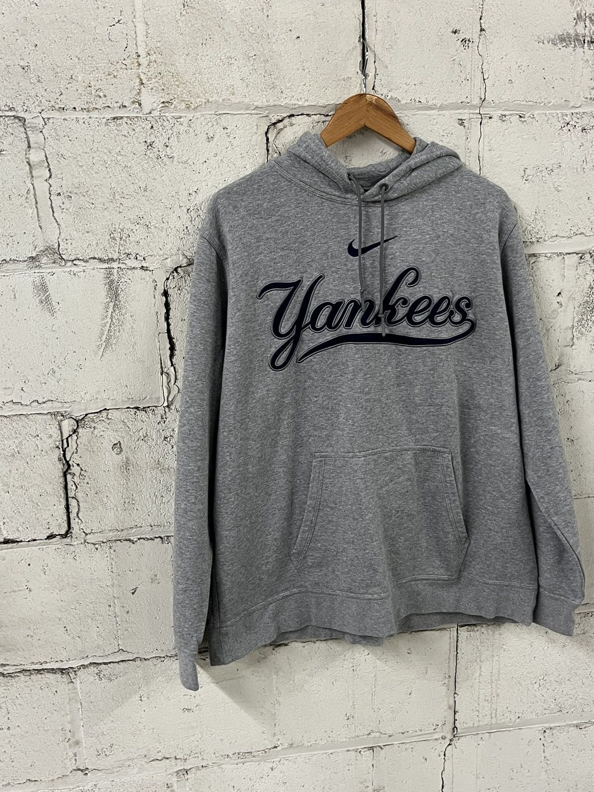Nike NY Yankees y2k Nike center swoosh hoodie rare streetwear Size US XXL / EU 58 / 5 - 4 Thumbnail
