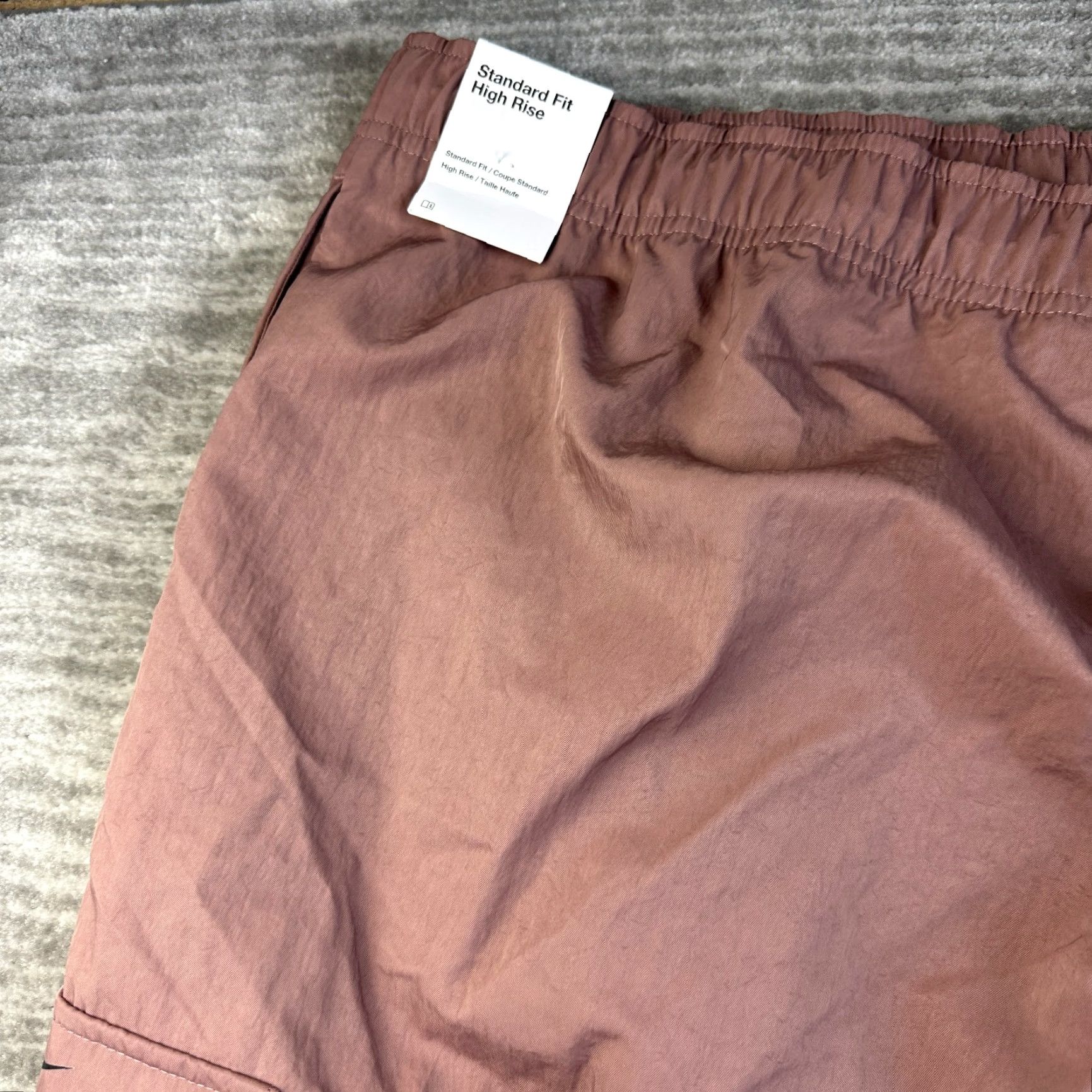 Nike Nike Pants Womens 2X Purple Mauve High Waisted Woven Cargo Shirt? Size 40" / US 18 - 6 Thumbnail