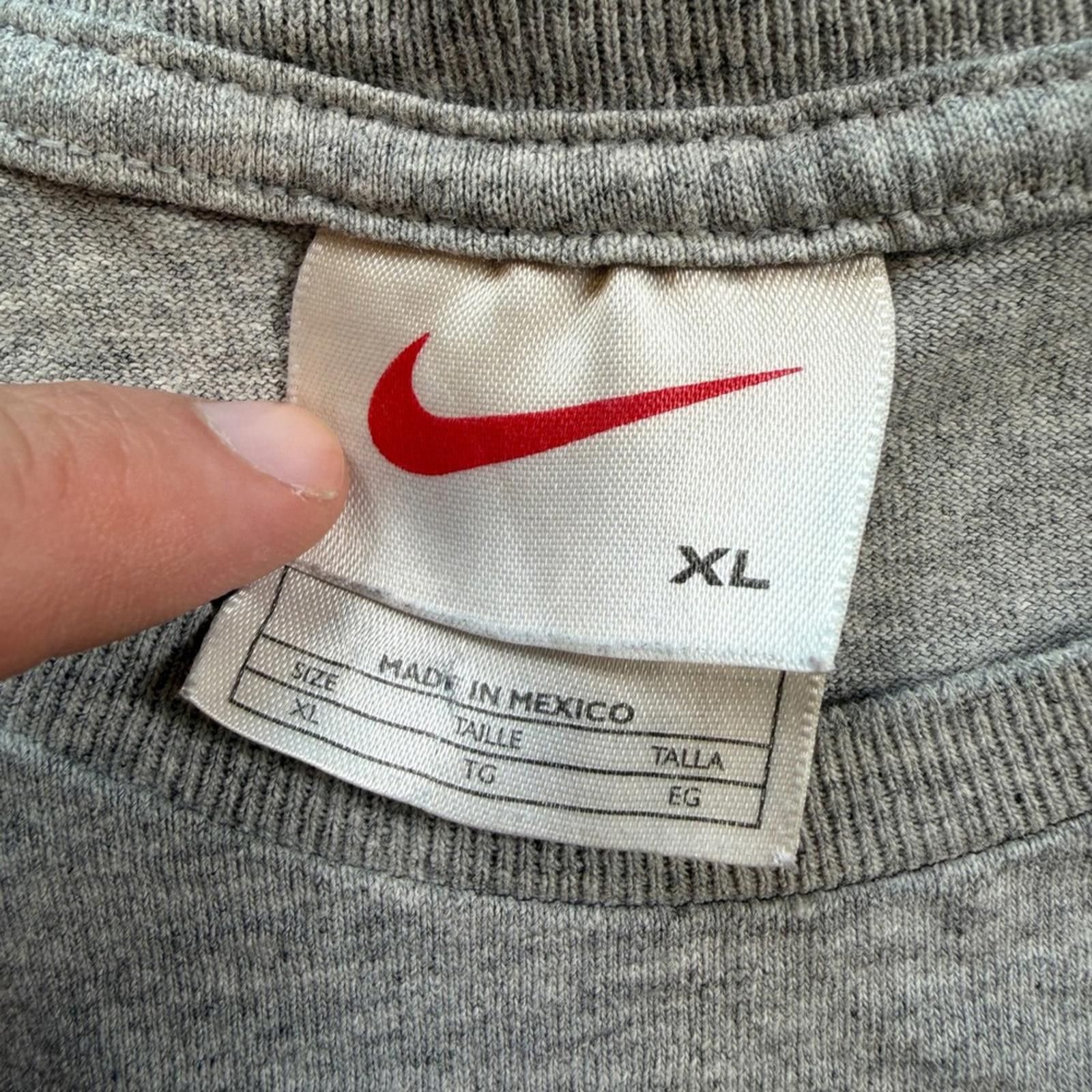 Nike Vintage Nike TN Air Max Plus T Shirt Gray Y2K Swoosh Logo Size US XL / EU 56 / 4 - 4 Thumbnail