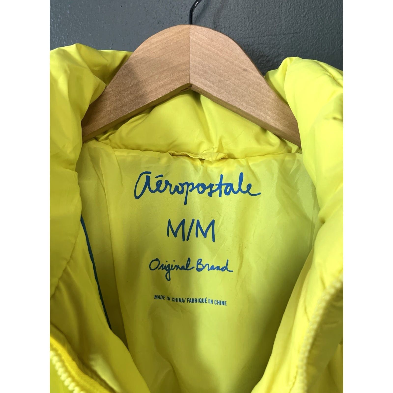 Vintage Aéropostale Womens Yellow Full Zip Puffer Jacket Fur Lined Hood Size M Size M / US 6-8 / IT 42-44 - 3 Thumbnail