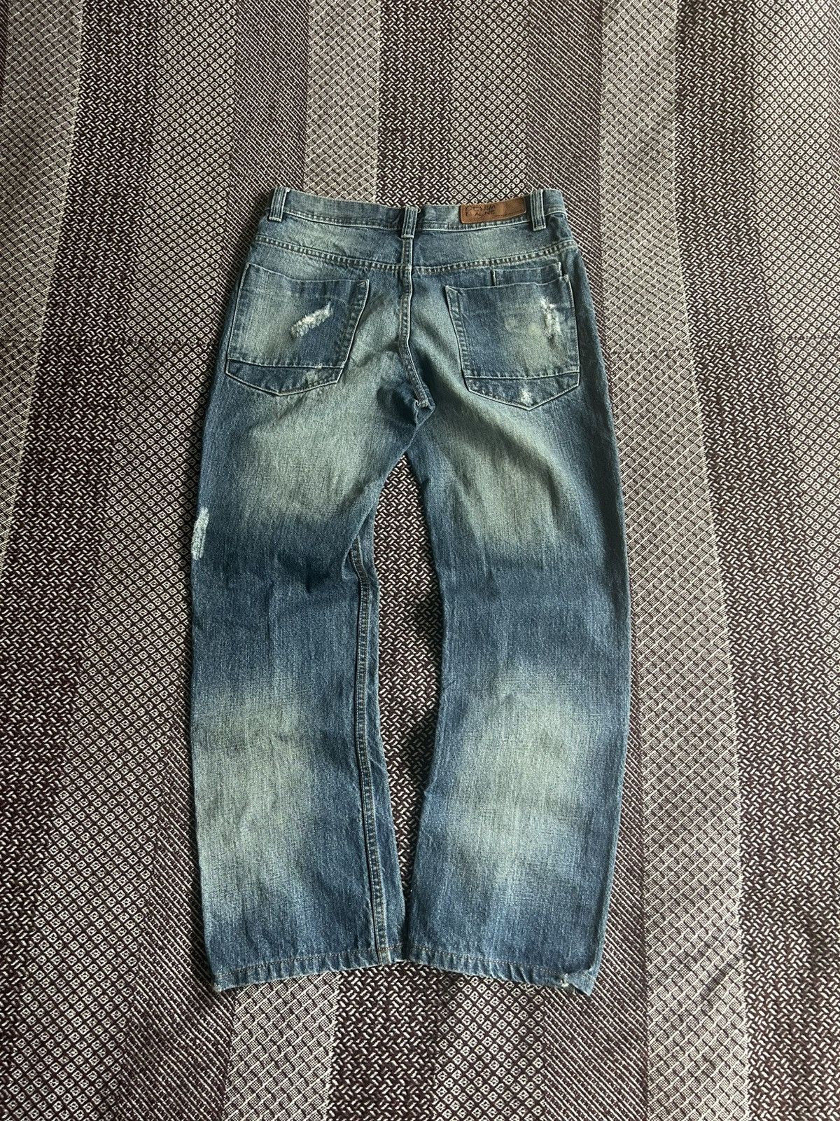 Japanese Brand Japanese Style Distressed Jeans Size 38 Women Faded Y2K Type Size 26" / US 2 / IT 38 - 1 Thumbnail