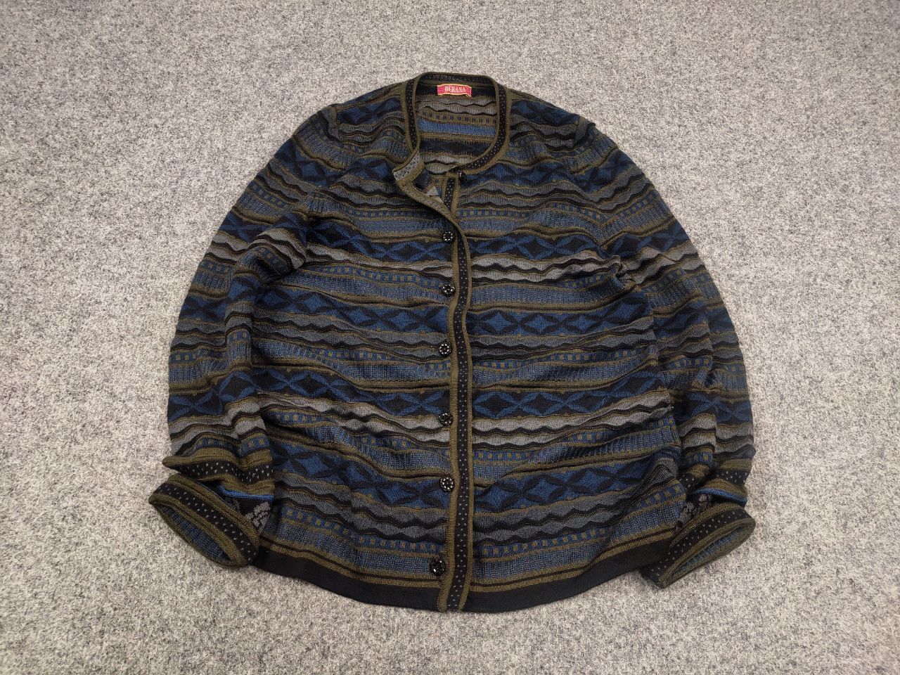 Vintage Oleana Ytre Arna Norway Dark Wool Art Button Knit Cardigan Size S / US 4 / IT 40 - 2 Thumbnail