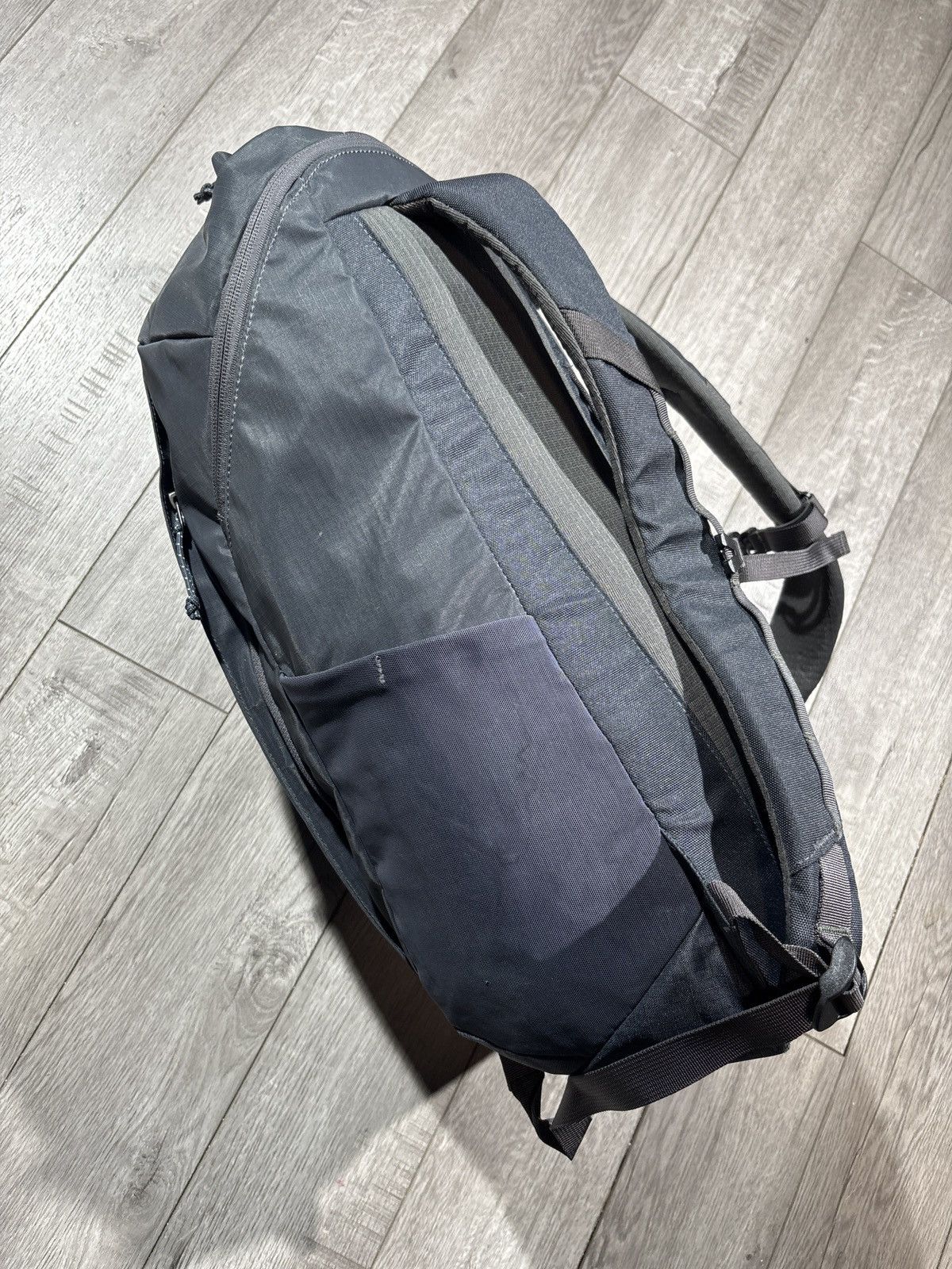 Patagonia Patagonia Black Hole 26L Size 26 - 4 Thumbnail