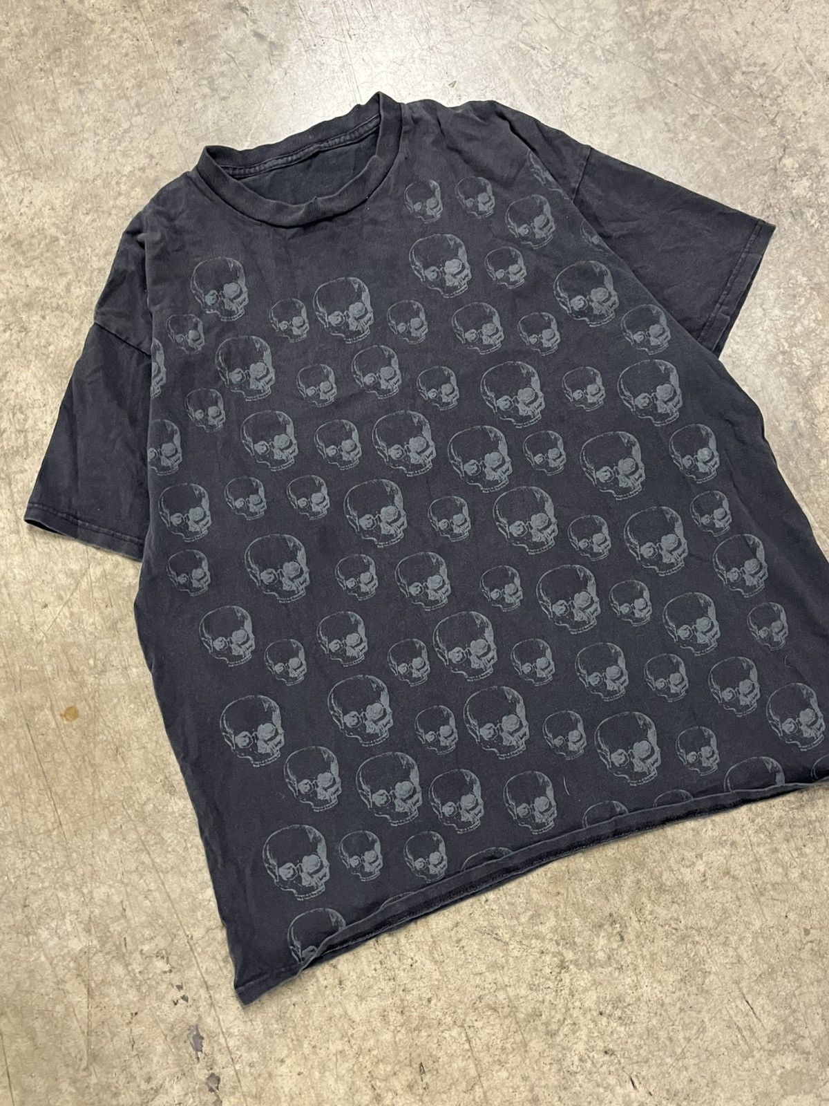 Tapout × Vintage Y2k grunge skulls AOP shirt hype rare affliction style Size US XL / EU 56 / 4 - 4 Thumbnail