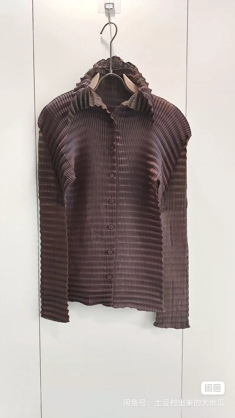 Issey Miyake Issey Miyake Brown main line vintage laser jade insect col Size L / US 10 / IT 46 - 2 Thumbnail