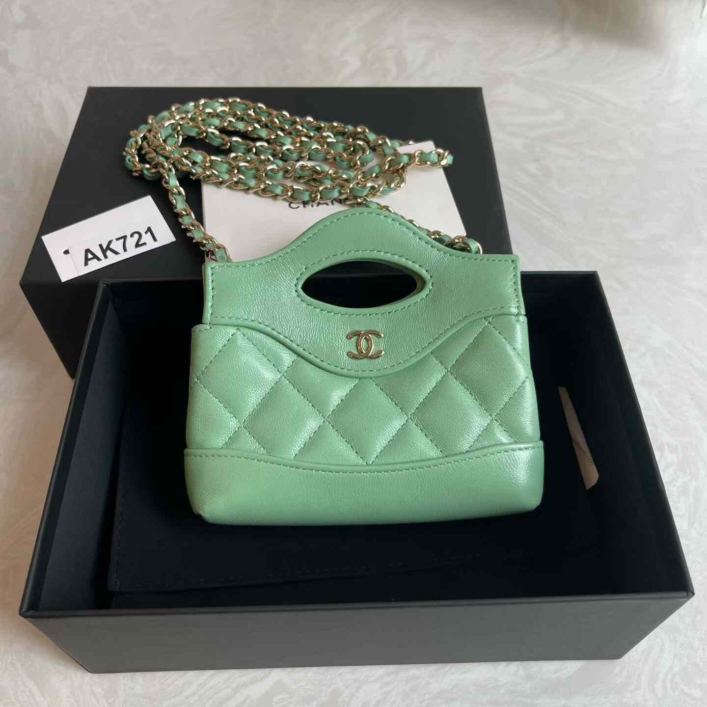 Chanel Pre-loved Bag Very good condition Size ONE SIZE - 1 Thumbnail
