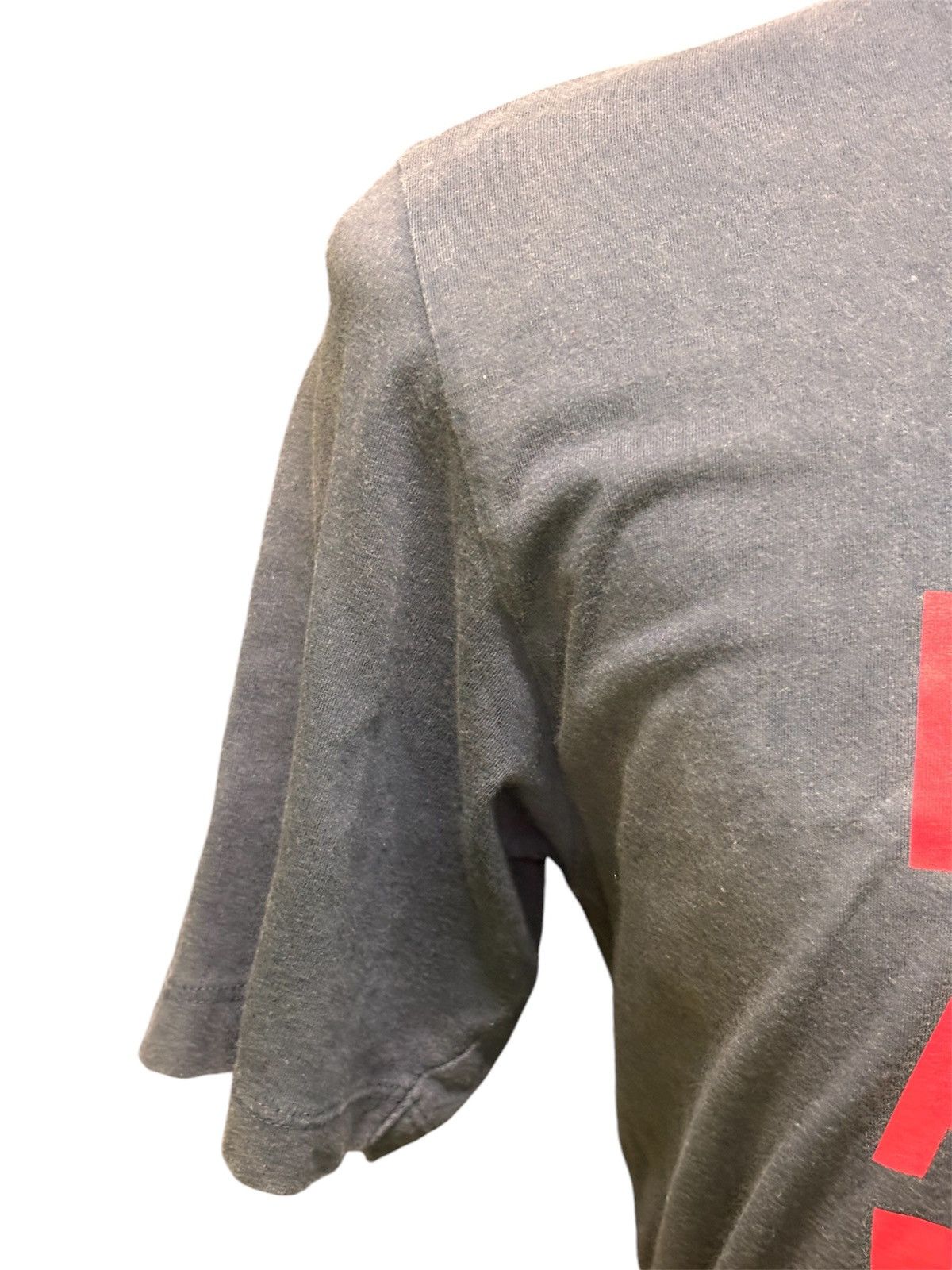 Anime × Uniqlo Monster Hunter x Uniqlo Shirt Size US M / EU 48-50 / 2 - 4 Thumbnail