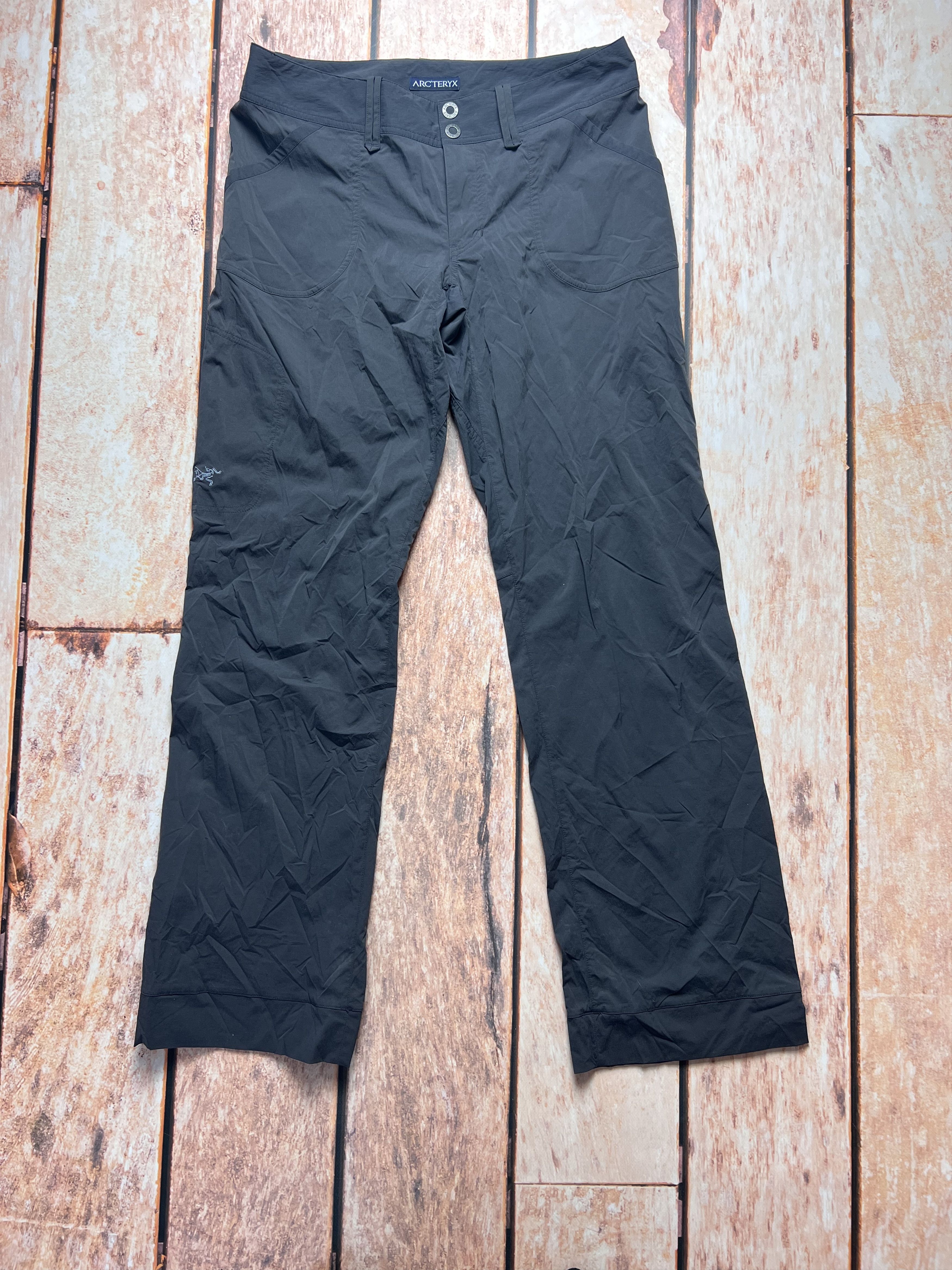 image of Arcteryx x Vintage Arc’Teryx Trekking Pants Y2K in Grey, Women's (Size 30)