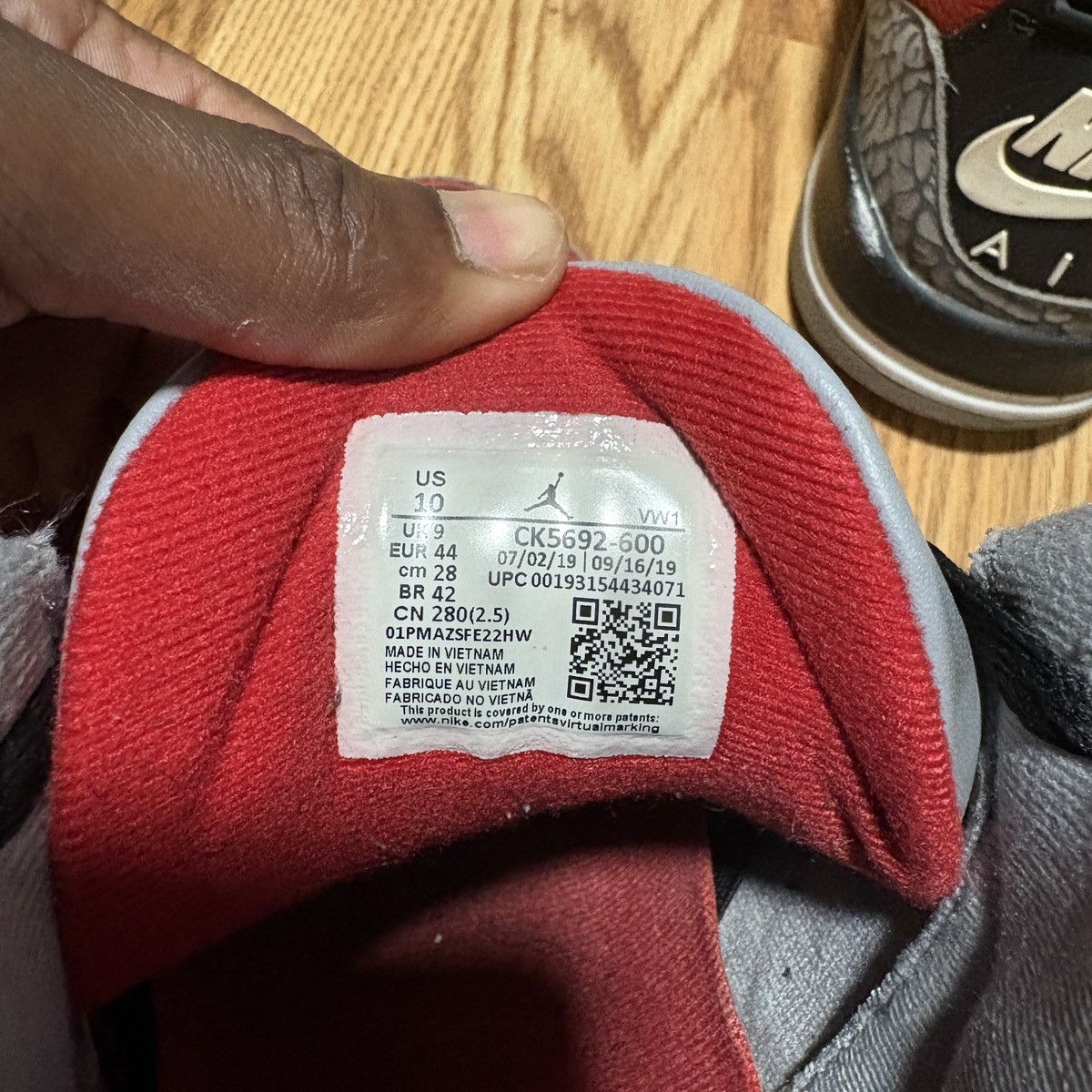 Jordan Brand Jordan 3 Retro SE Unite Size US 10 / EU 43 - 3 Thumbnail