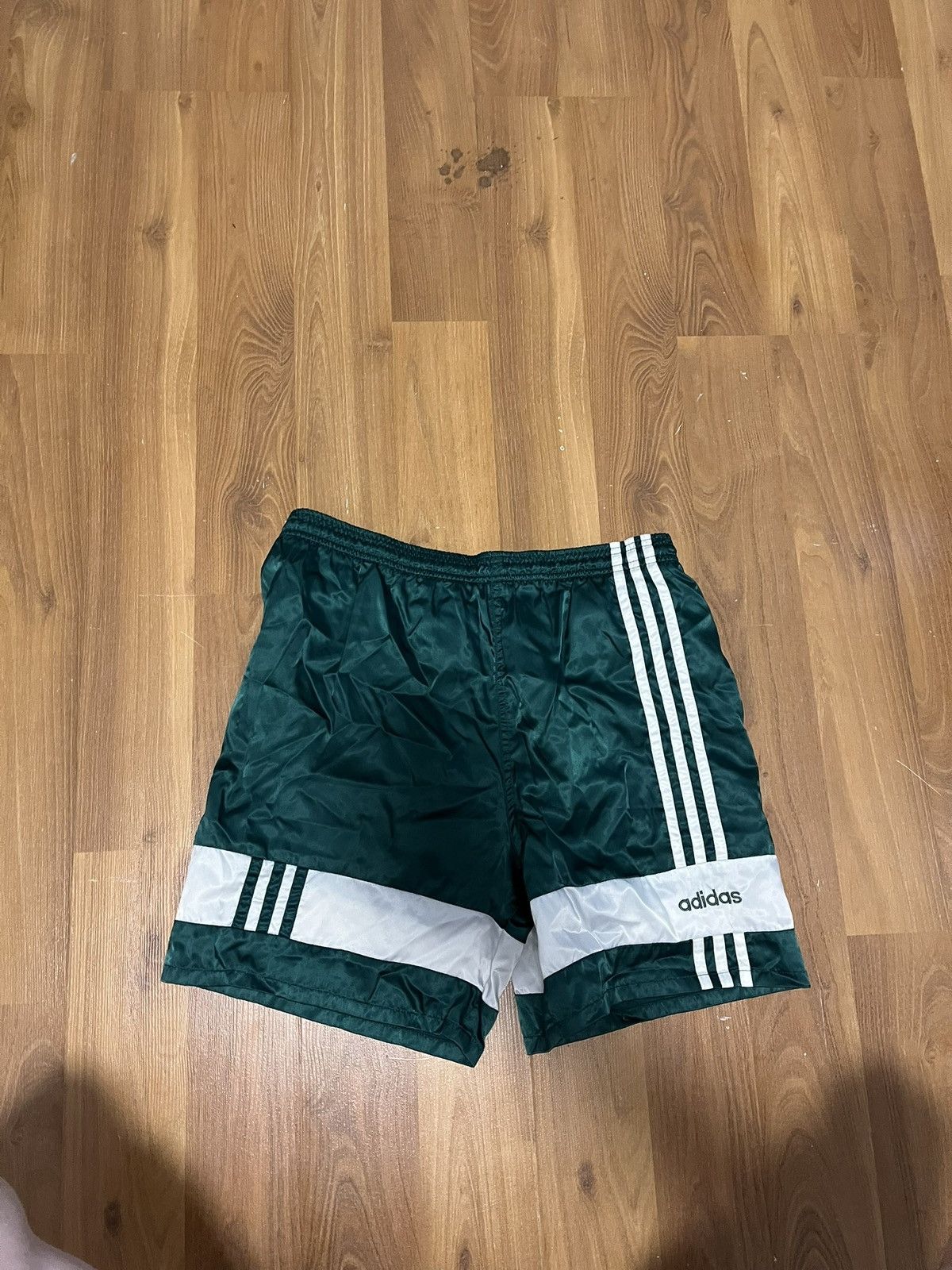 Adidas Vintage adidas green gym shorts Size US 32 / EU 48 - 1 Thumbnail