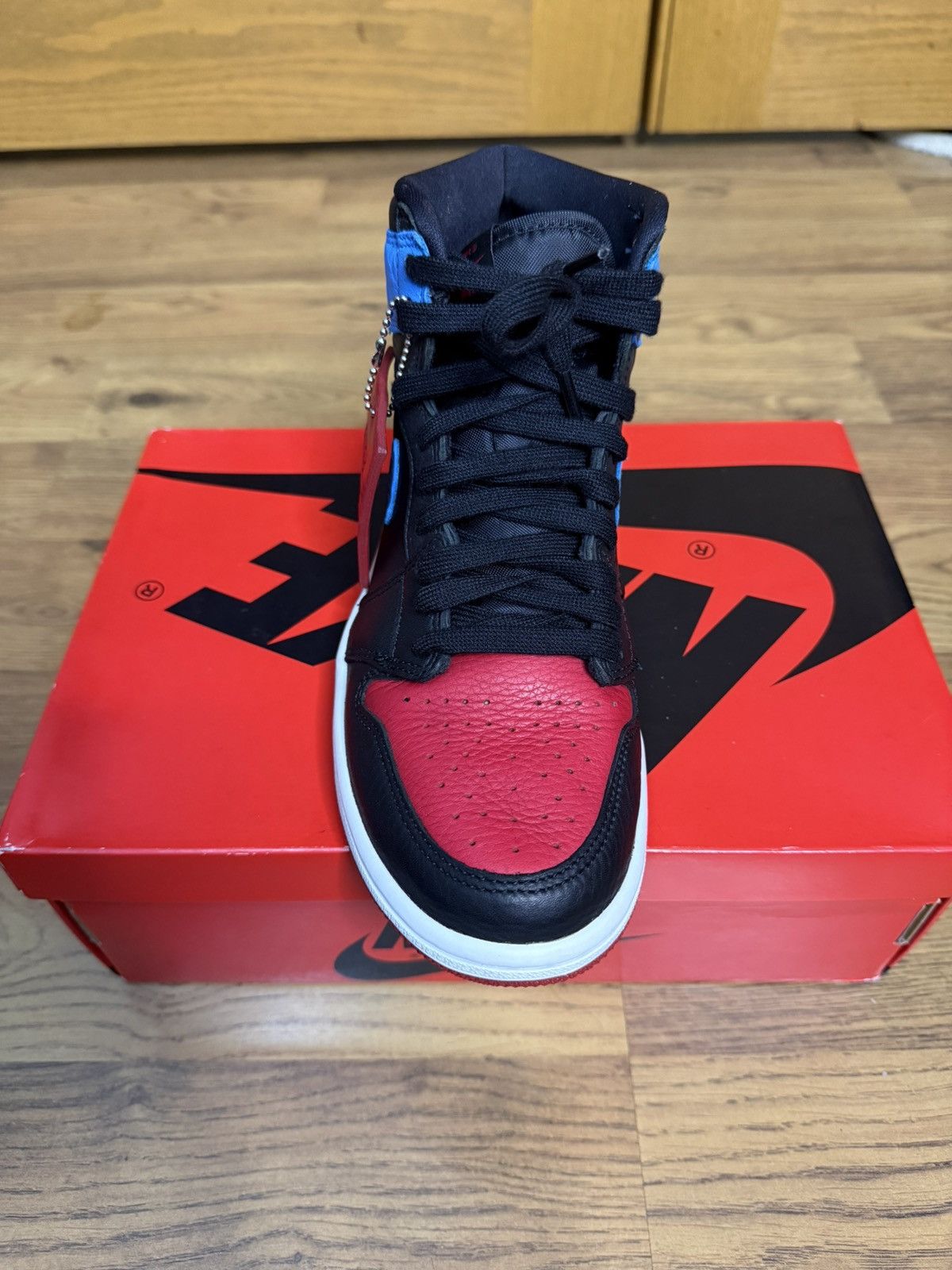 Jordan Brand Air Jordan 1 “UNC TO CHI” Size 5.5y Size US 5.5 / EU 38 - 9 Thumbnail