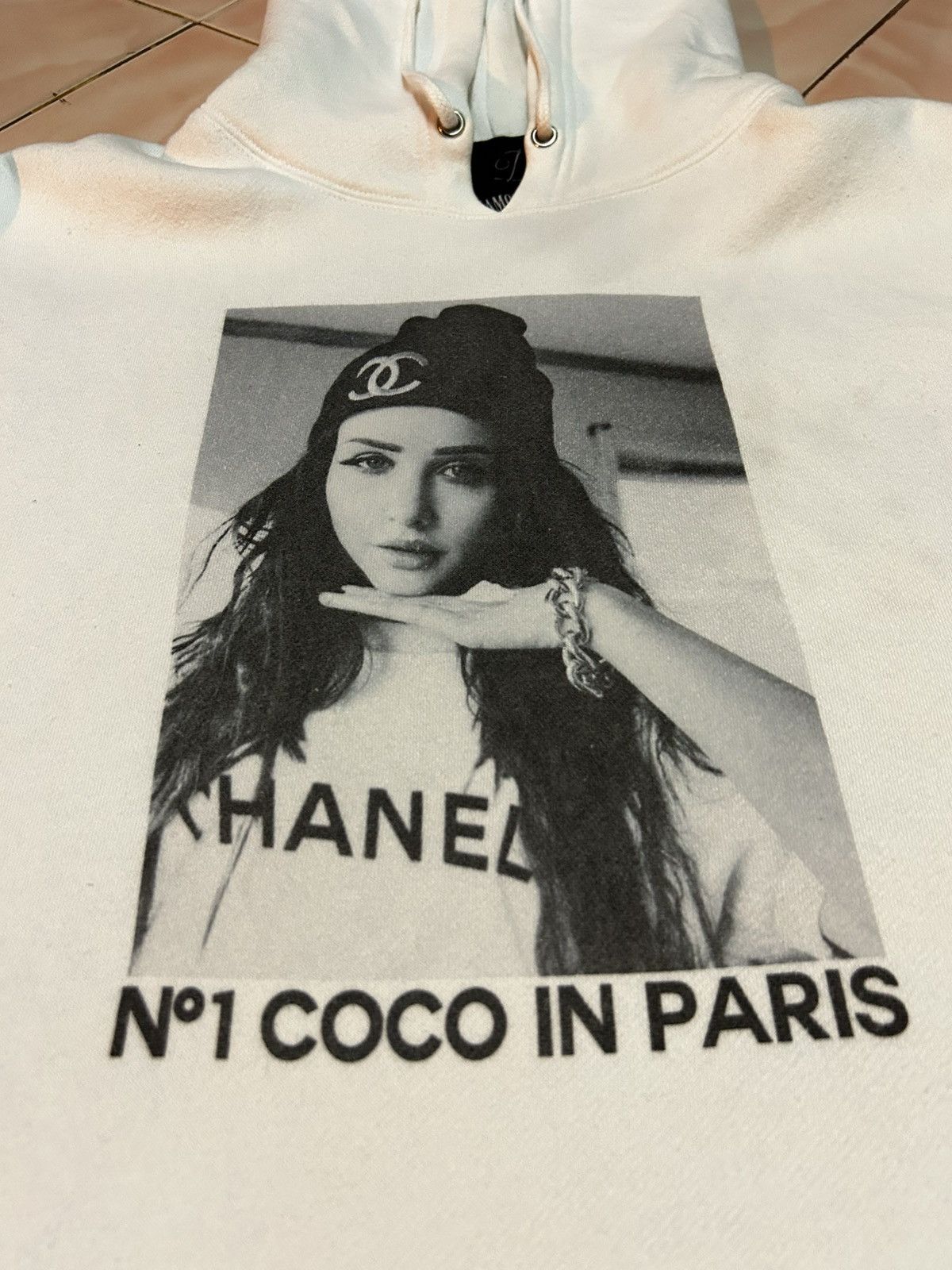 Japanese Brand Diamond Series Chanel N1 Coco In Paris Hoodie Size US XL / EU 56 / 4 - 2 Thumbnail