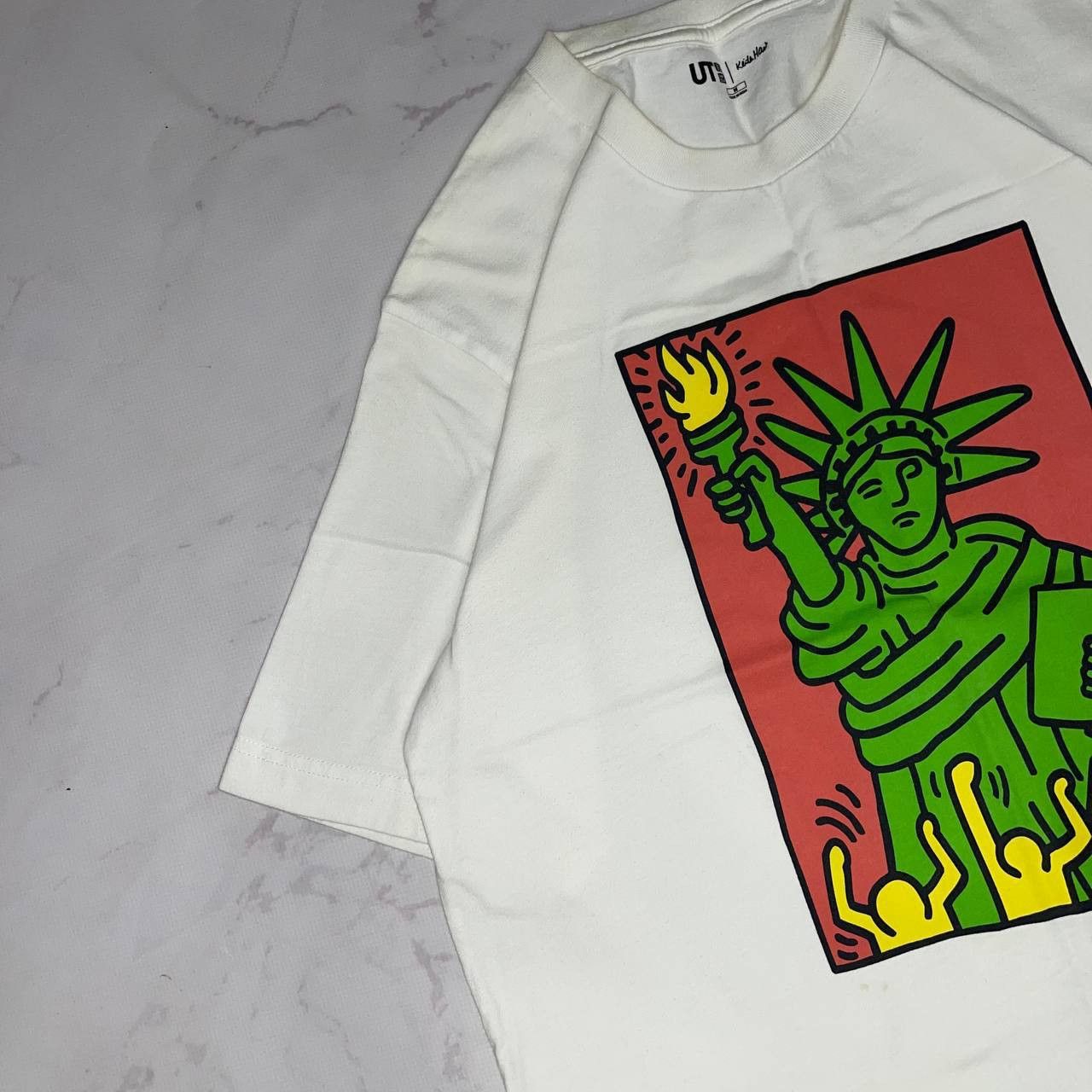 Keith Haring × Levi's Uniqlo X Keith Haring Statue Of Liberty Art Tee Size M Size US M / EU 48-50 / 2 - 2 Thumbnail