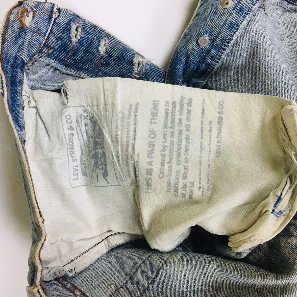 Levi's Vintage Clothing Vintage Levi’s 501 Distress Size US 33 - 12 Thumbnail