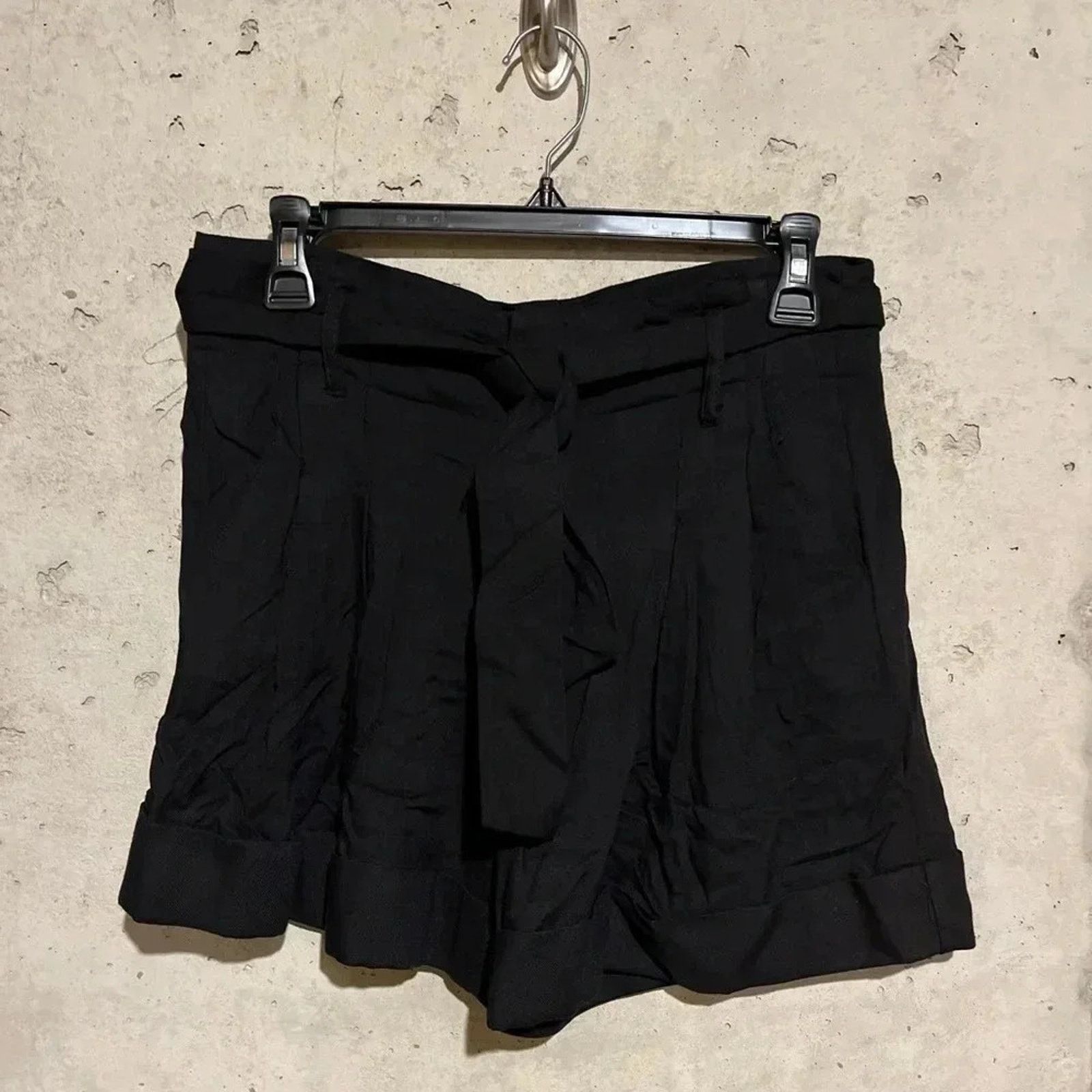 AQUA Aqua NWT High Waisted Paper Bag Pleated Shorts Belted sz S Size 27" / US 4 / IT 40 - 1 Thumbnail