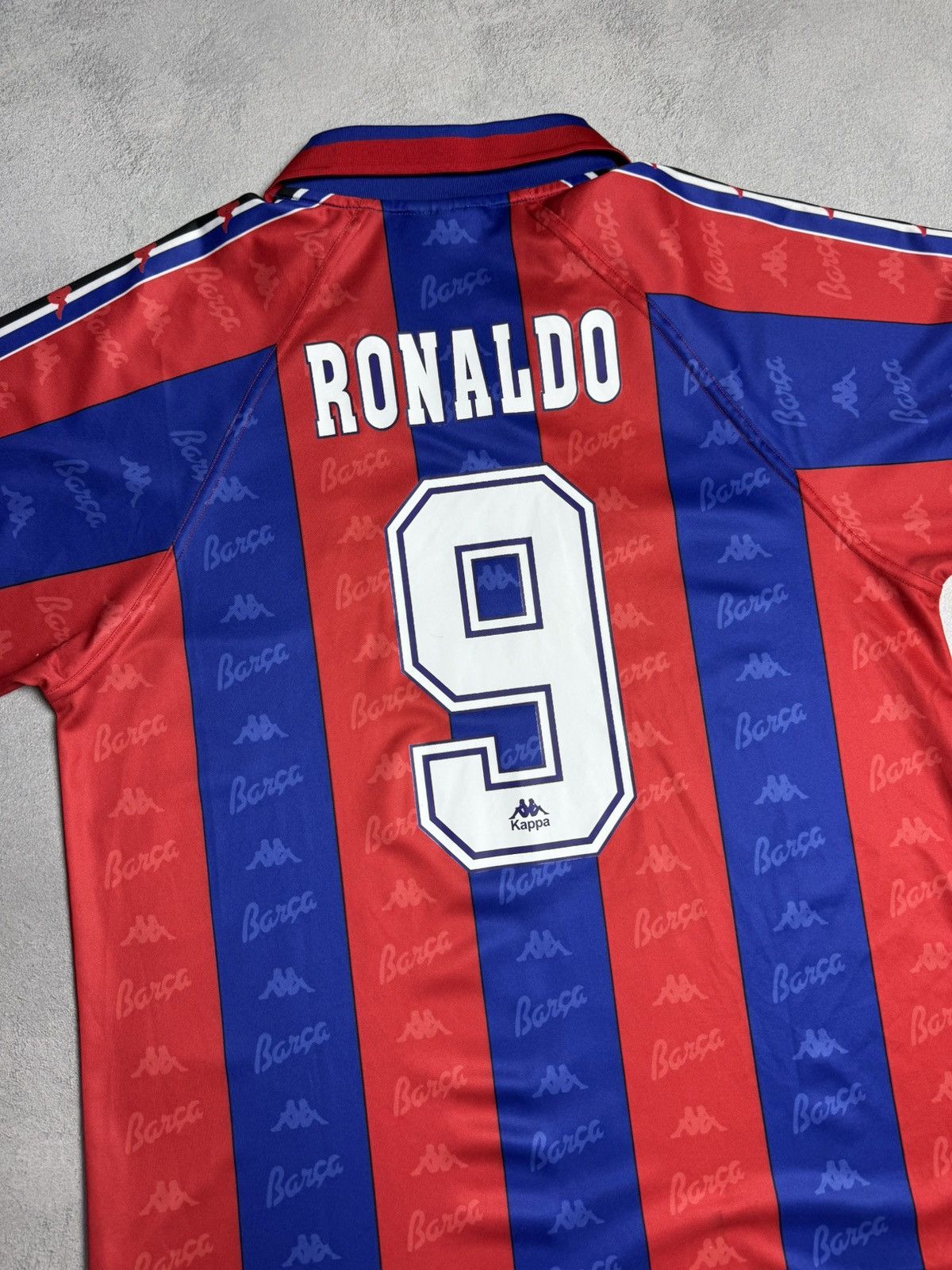 Other Barcelona 1995 1997 Home Football Shirt Soccer Jersey Size US XL / EU 56 / 4 - 9 Thumbnail