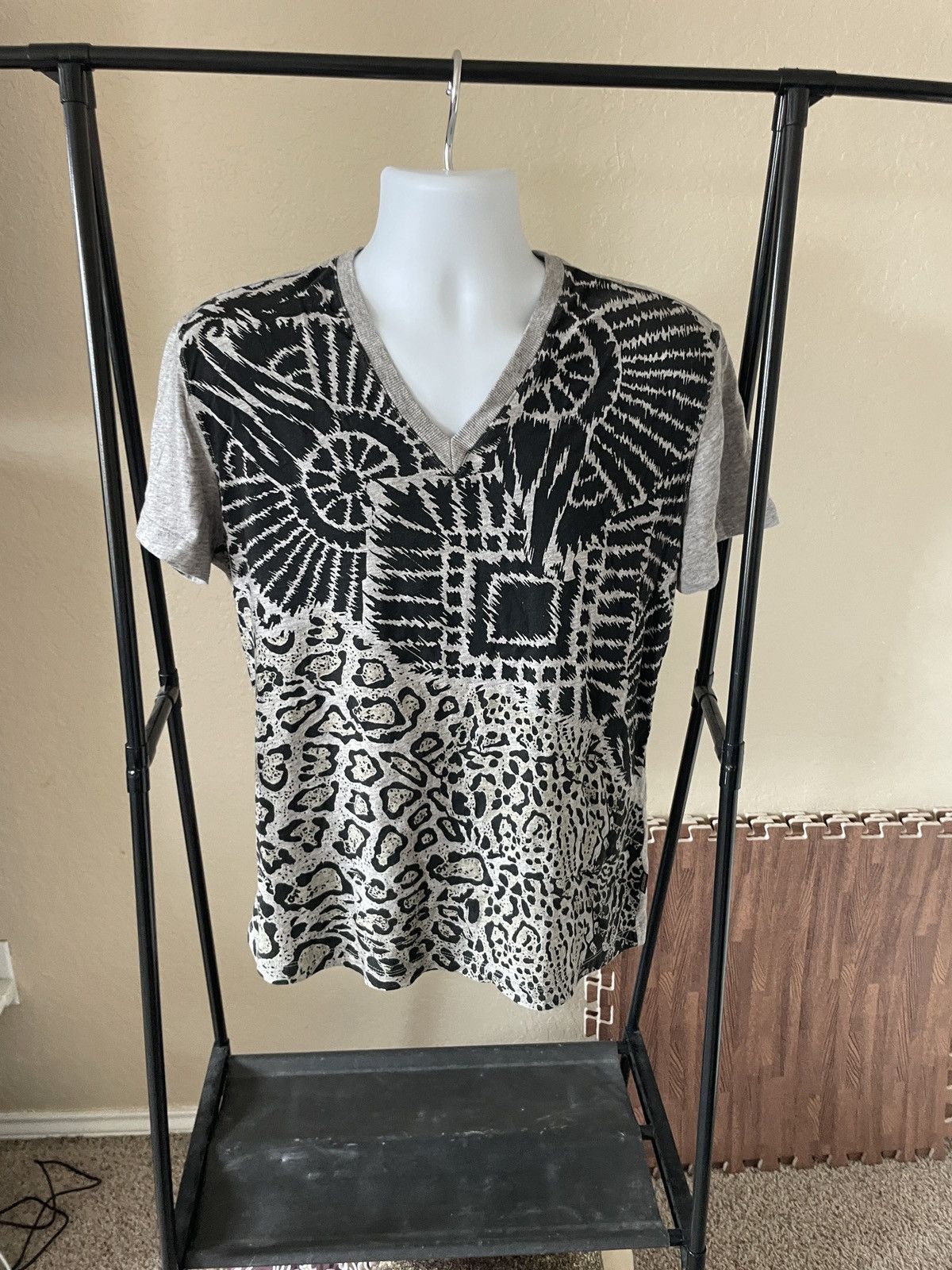 Just Cavalli Leopard Print VNeck slim Fit Tee Size US XXL / EU 58 / 5 - 2 Thumbnail