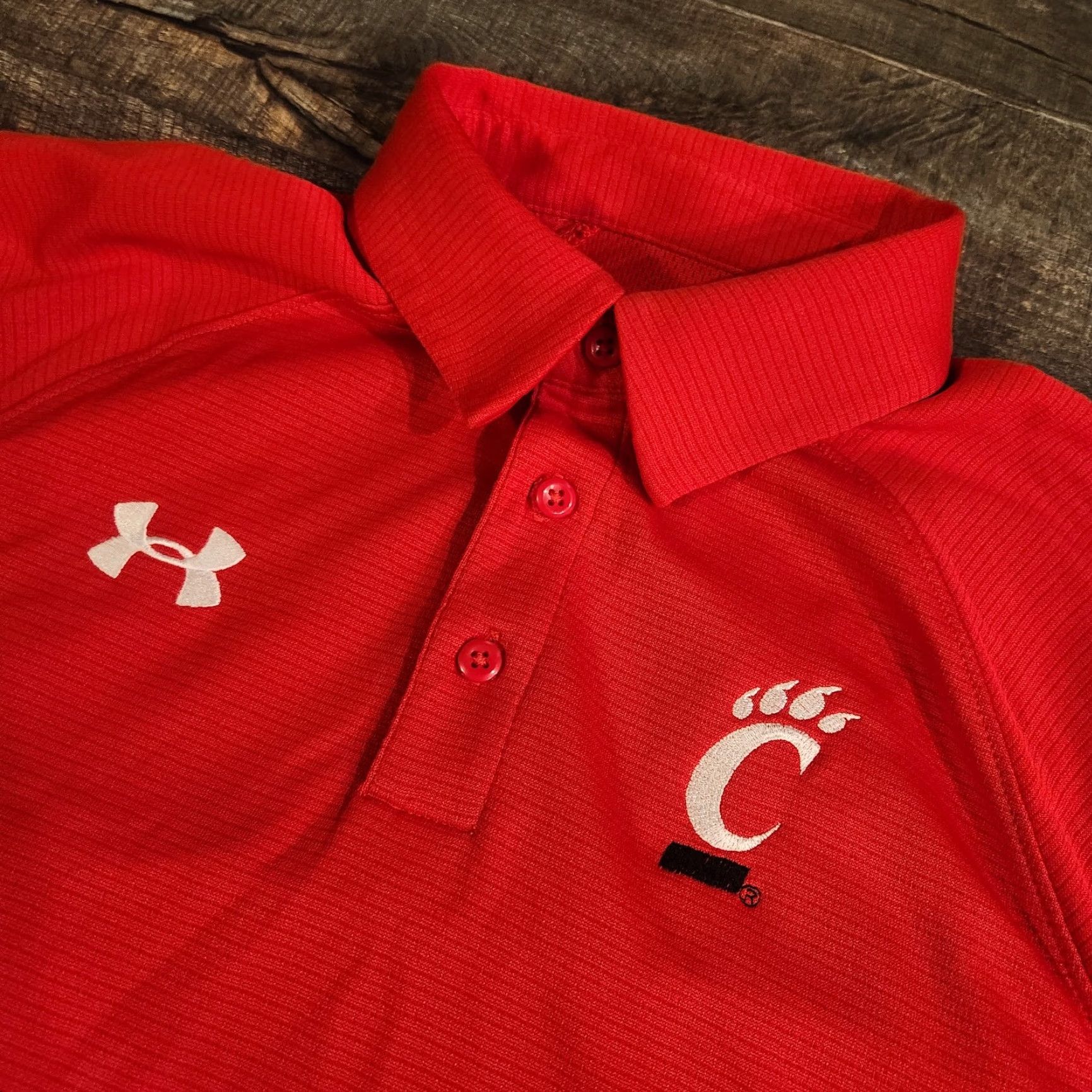 Under Armour Under Armour Golf Polo Shirt Red Men’s M Performance Cincinnati Bearcats Shirt Polo Casual Men Size US M / EU 48-50 / 2 - 2 Thumbnail