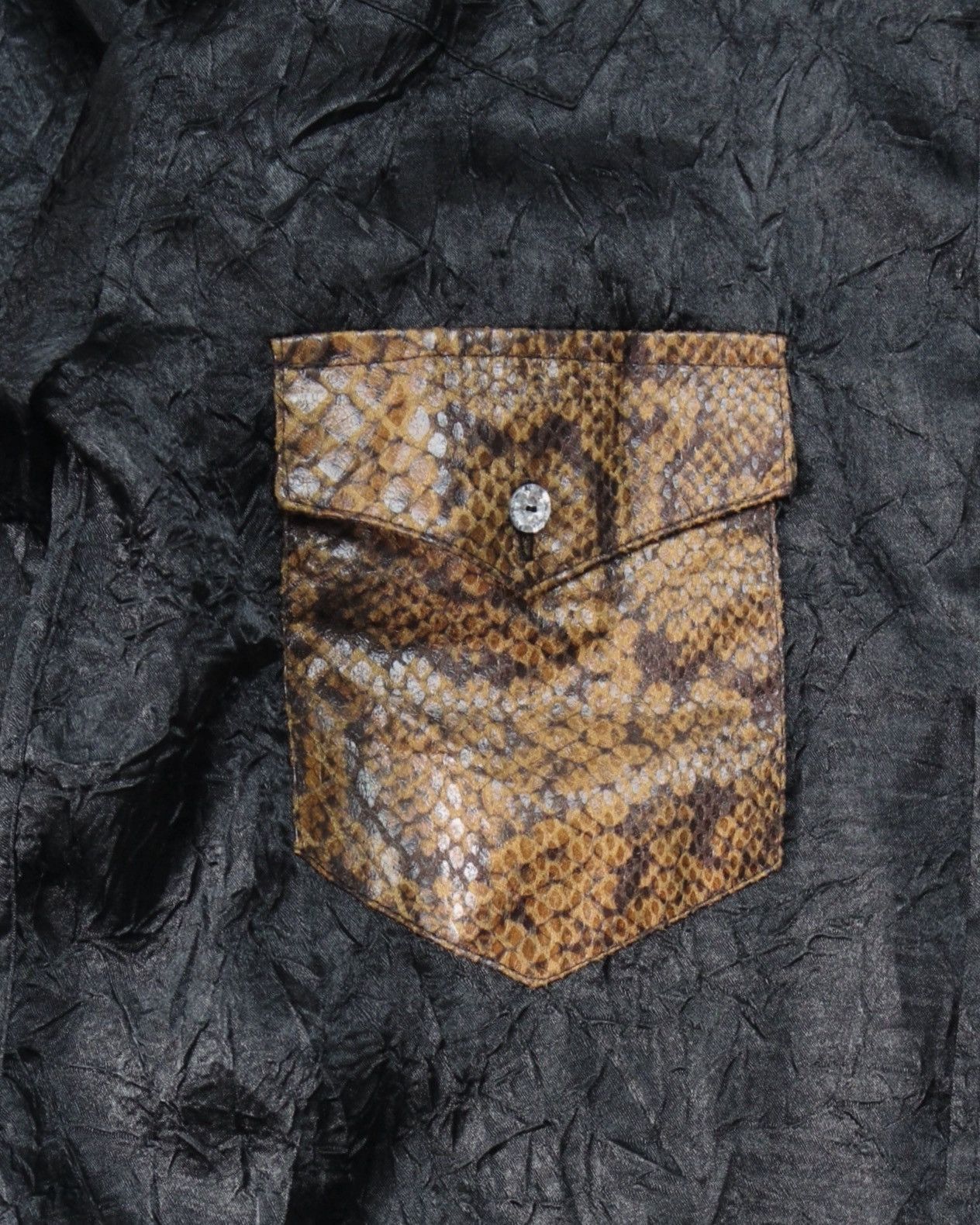 If Six Was Nine 2000S AMEDEO JAPAN SNAKE TRIM CRINKLE WESTERN SHIRT Size US M / EU 48-50 / 2 - 3 Thumbnail