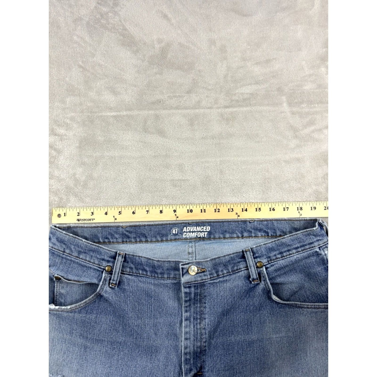 Wrangler Wrangler 47 Advanced Comfort Jeans Mens Regular Straight Light Wash Denim 40x30 Blue Medium Wash 5-Pocket Cowboys & Western Size US 40 / EU 56 - 5 Thumbnail