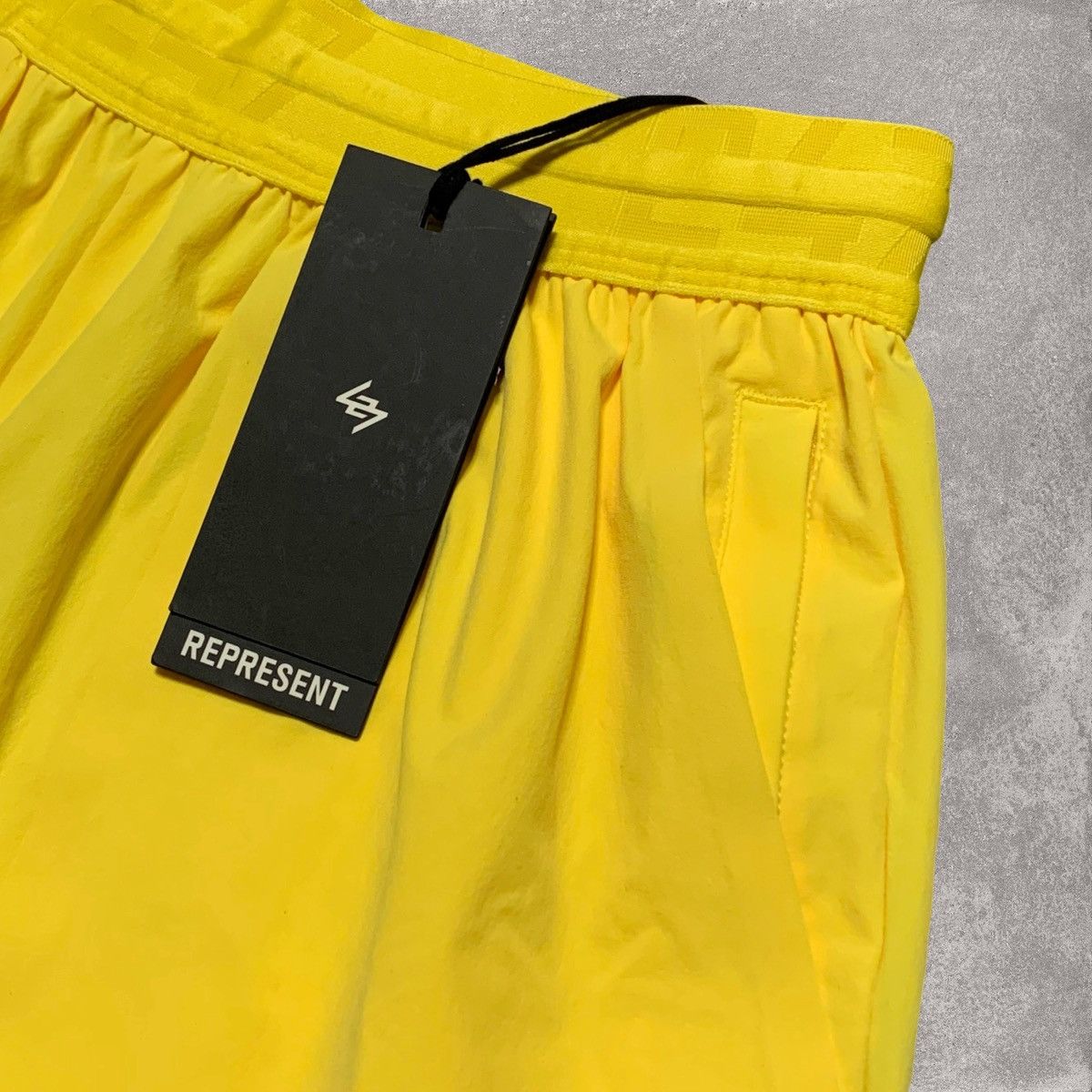 Represent Clo. Represent XS Shorts Team 247 Fused Lemon Yellow Bottoms Size US 28 / EU 44 - 3 Thumbnail