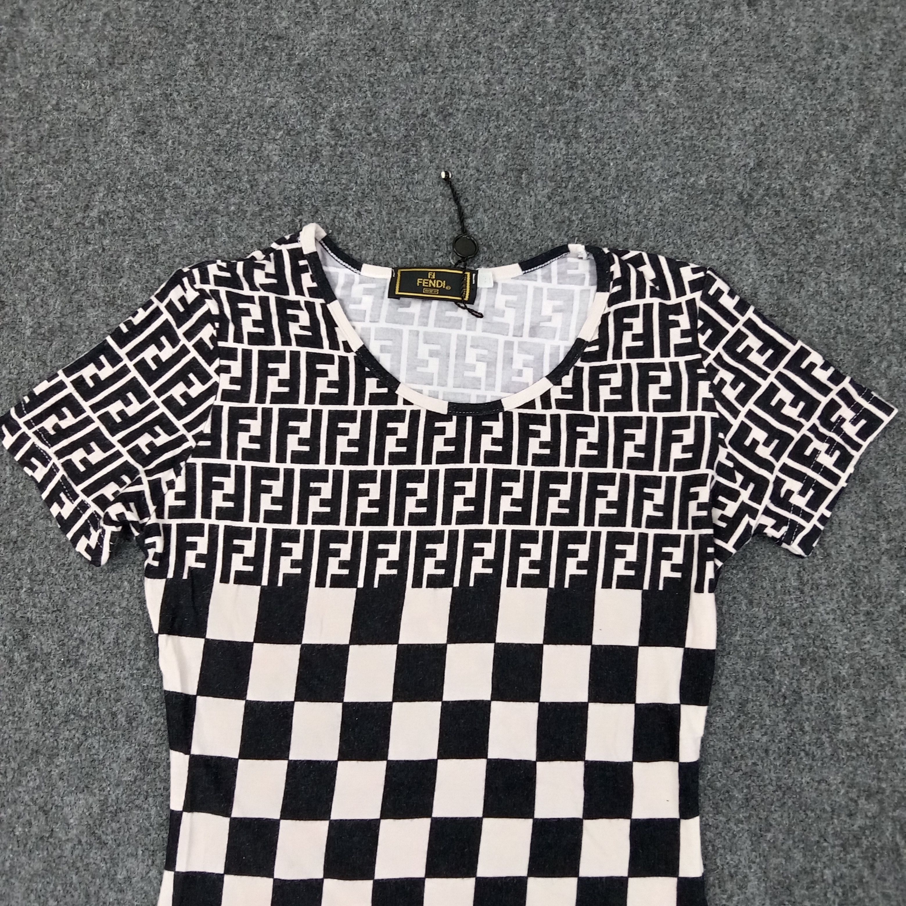 Fendi Fendi Italian Brand Monogram Art Tshirt C239N47 Size XXS / US 00 / IT 34 - 2 Thumbnail