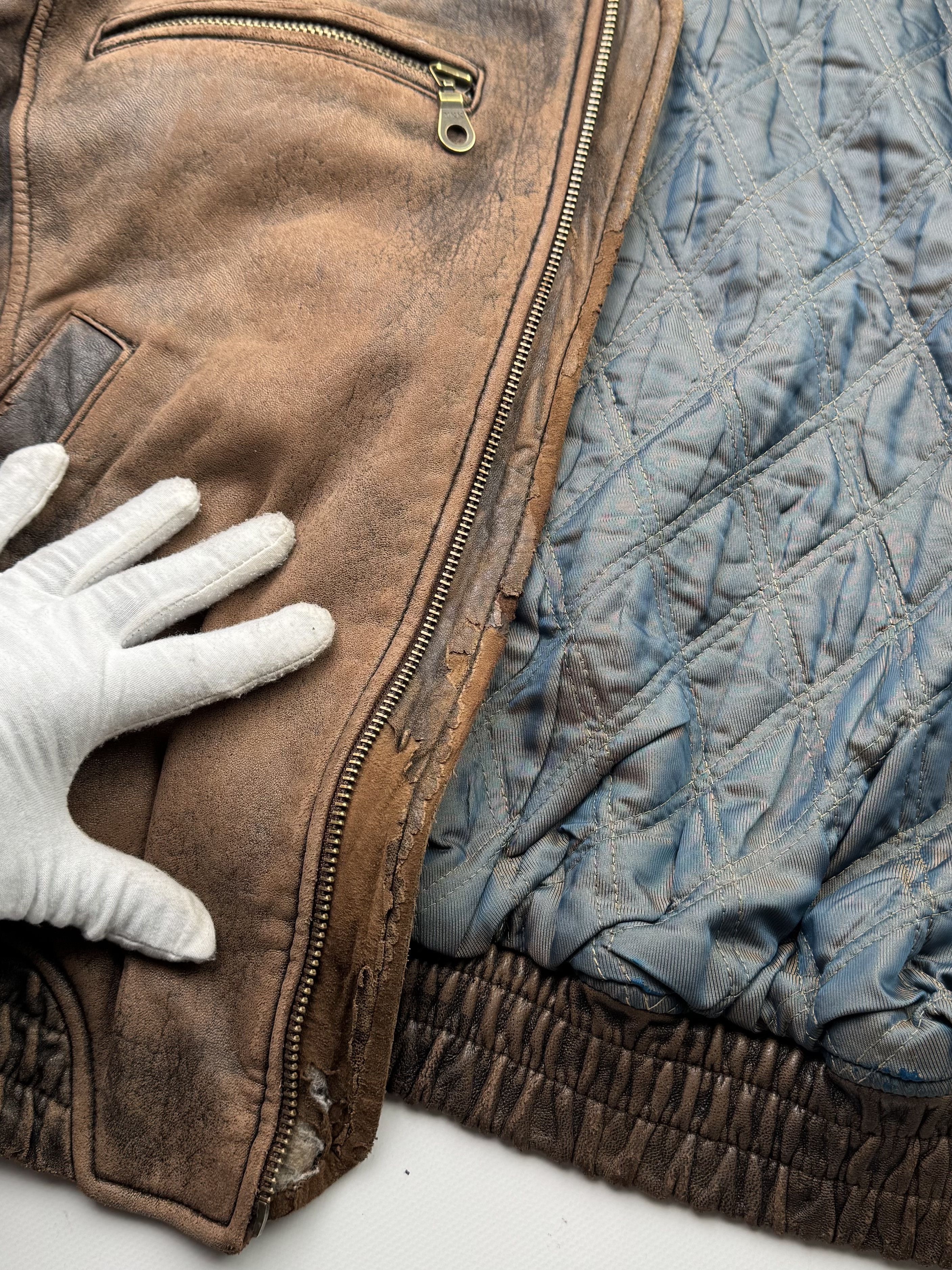 Vintage Vintage Thrashed Faded Leather Bomber Jacket B566(V10)E2 Size US XL / EU 56 / 4 - 9 Thumbnail