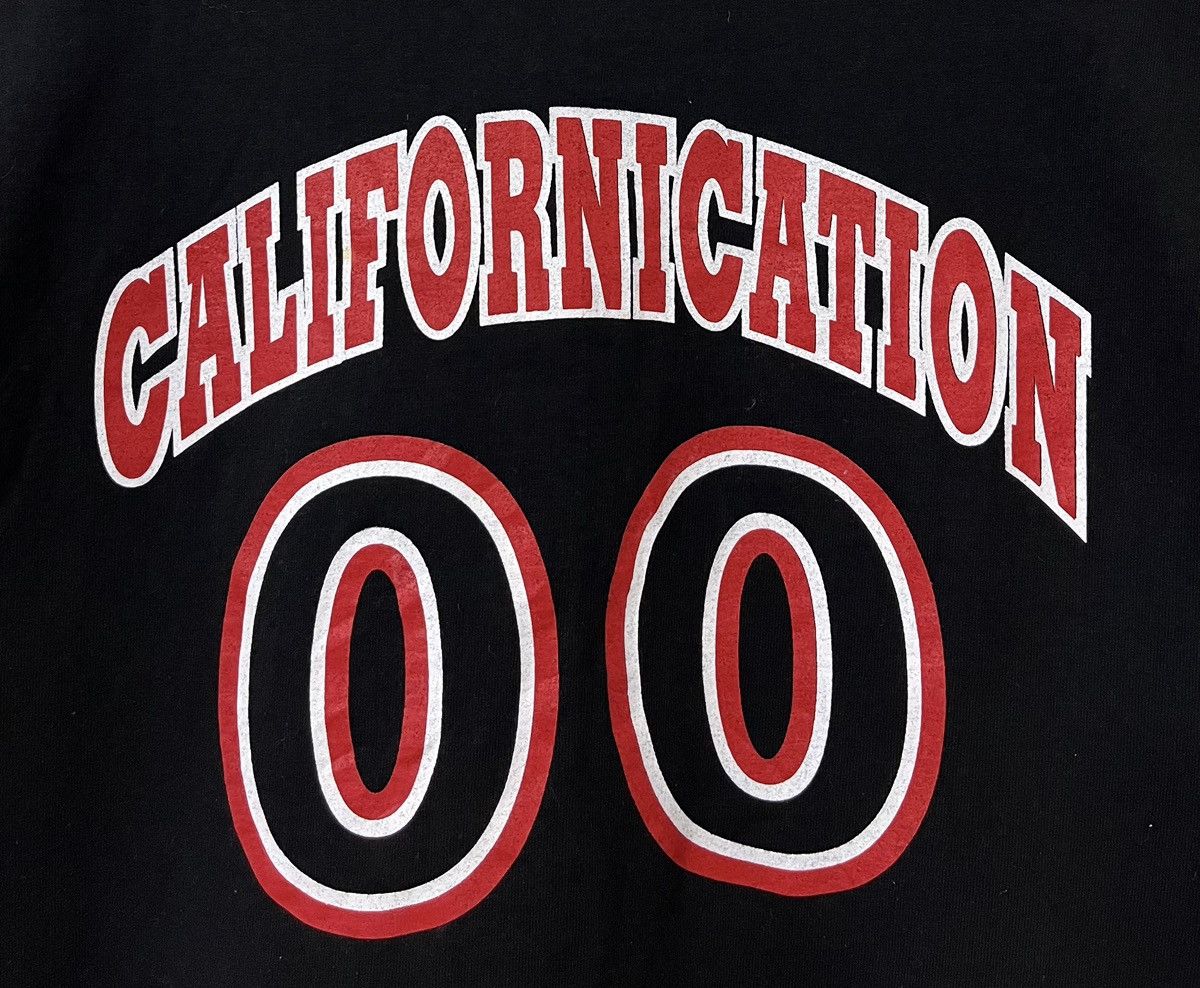 Band Tees VINTAGE 90s RED HOT CHILI PEPPERS CALIFORNICATION BAND TEE Size US M / EU 48-50 / 2 - 11 Thumbnail