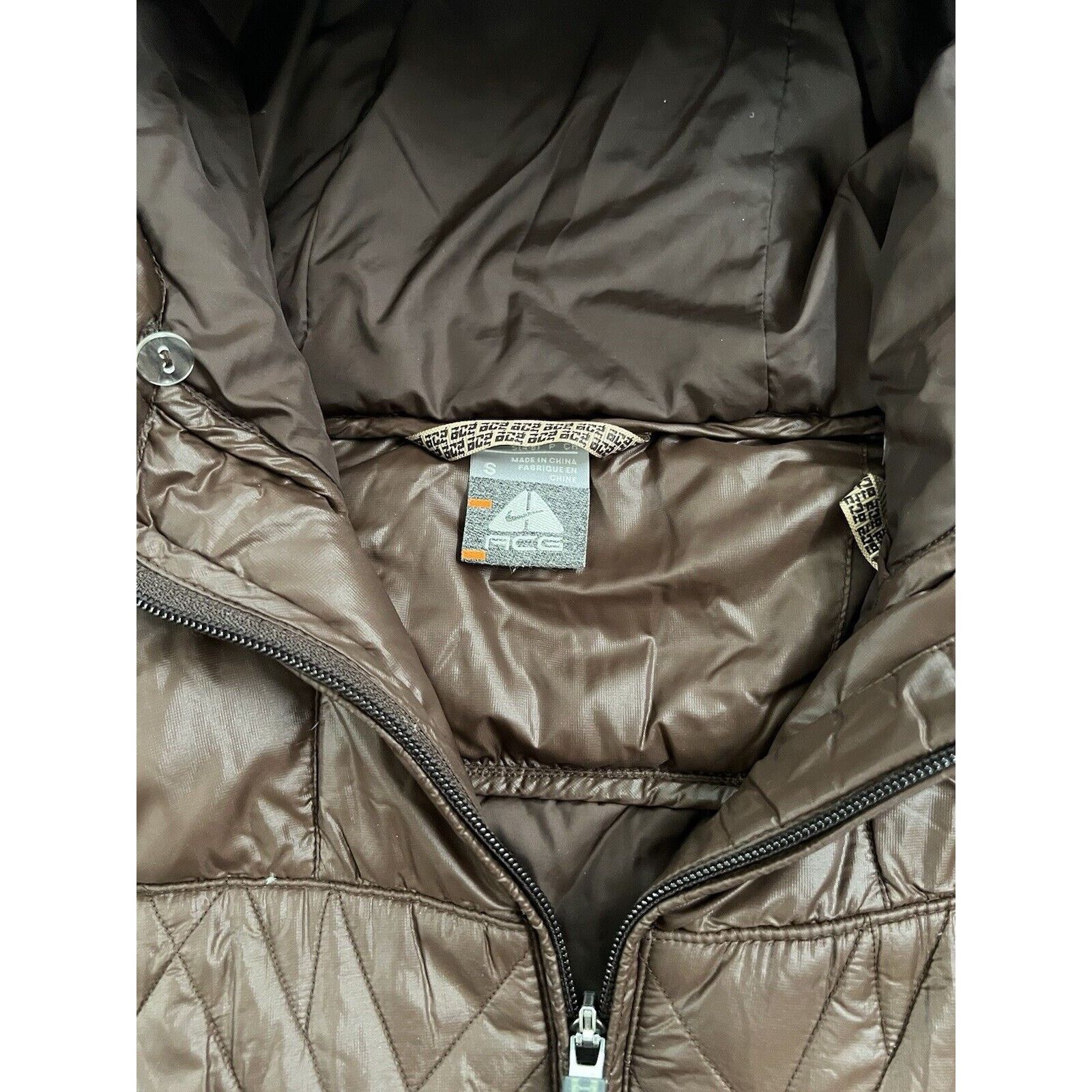 Nike ACG NIKE ACG 550 Fill Brown Down Jacket Size Small Quilted Size S / US 4 / IT 40 - 4 Thumbnail