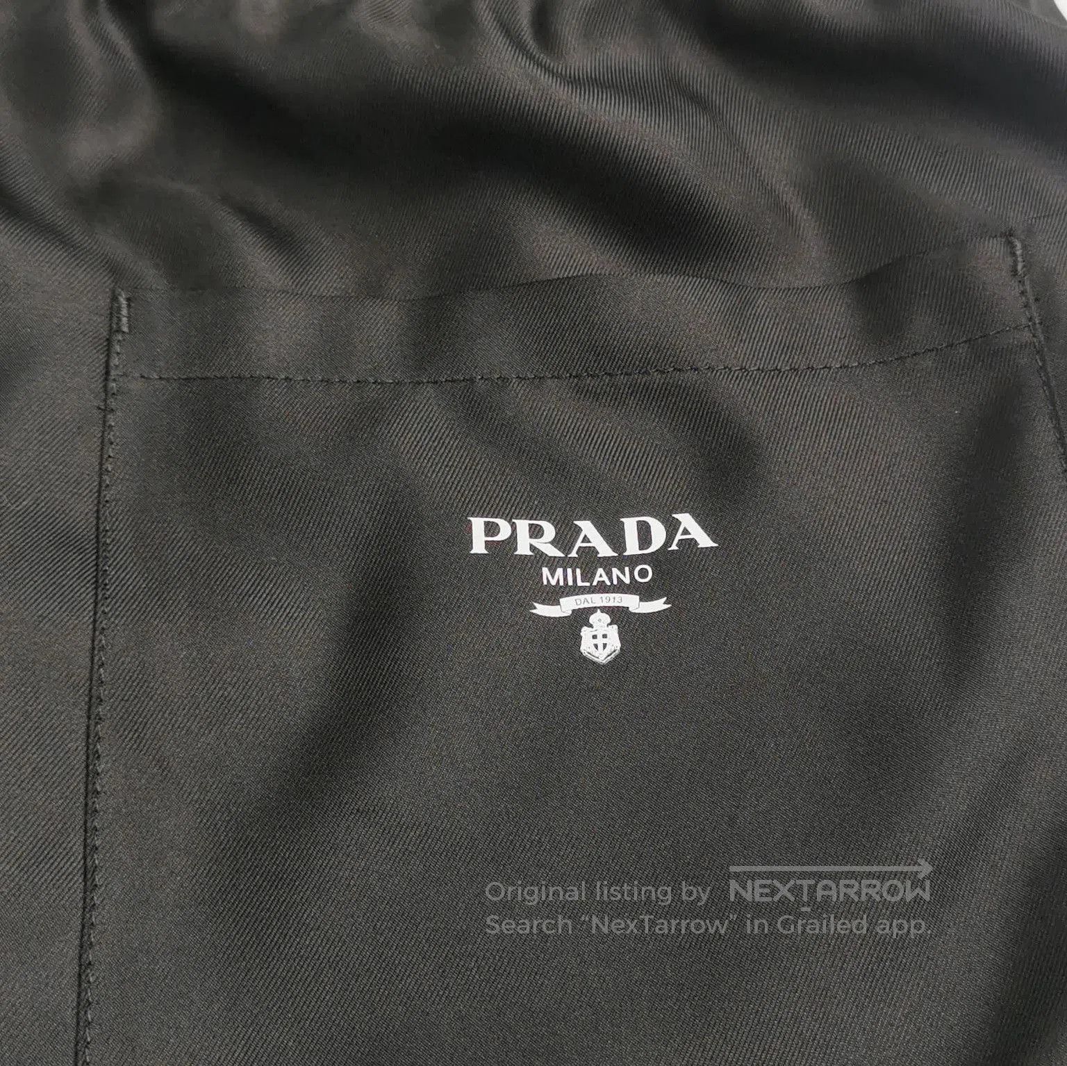Prada Prada Silk Logo Shorts in Size M . Size 25" / US 0 / IT 36 - 3 Thumbnail