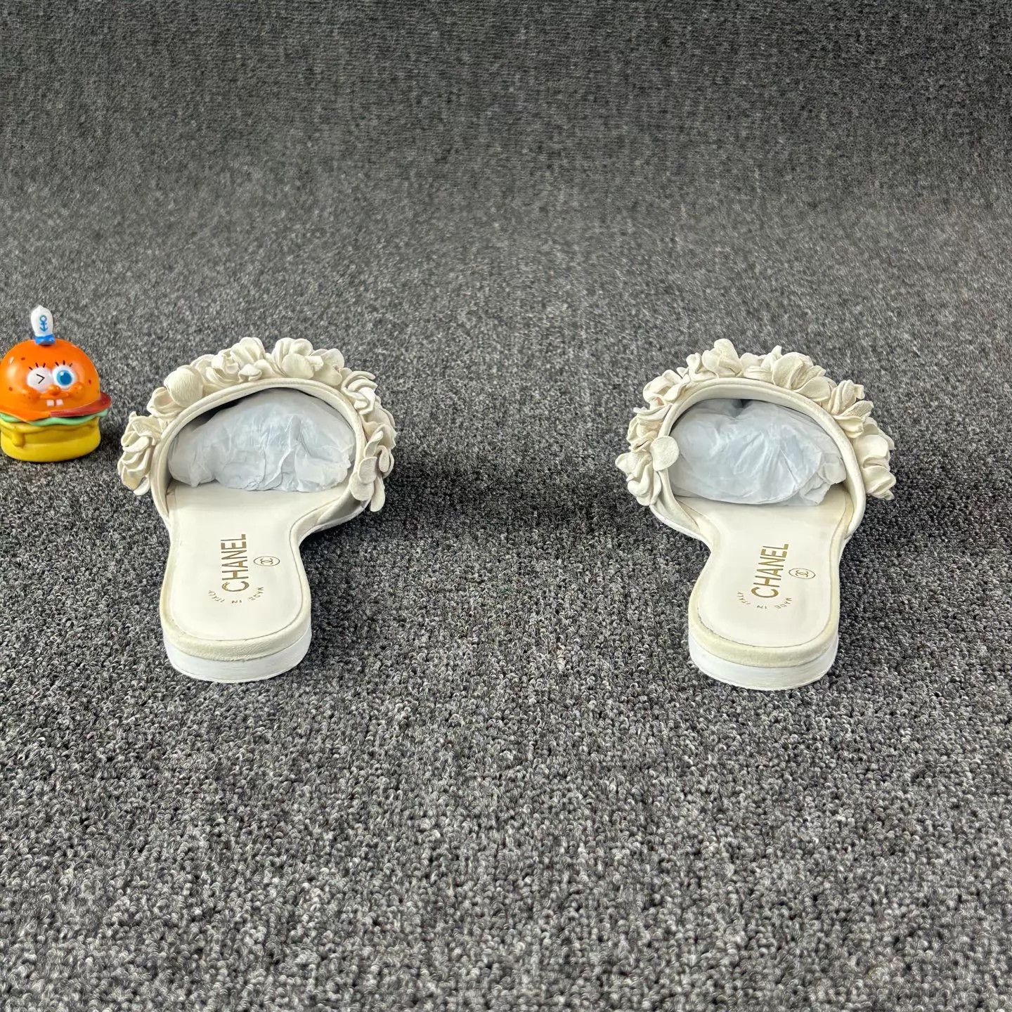 Chanel Chanel 25P Petal Slippers 36 (worn <10, like new) Size US 5.5 / IT 35.5 - 5 Thumbnail