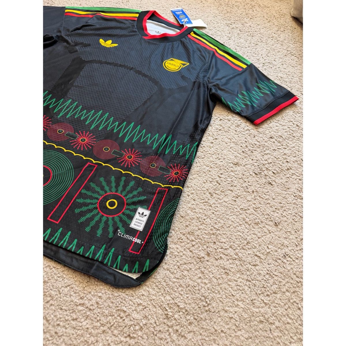 Adidas JAMAICA 26 X BOB MARLEY AWAY AUTHENTIC JERSEY Size US M / EU 48-50 / 2 - 7 Thumbnail