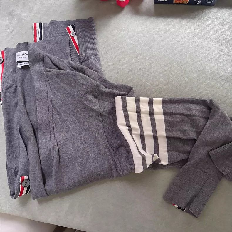 Thom Browne Thom Browne Gray classic wool cardigan Size US L / EU 52-54 / 3 - 4 Thumbnail
