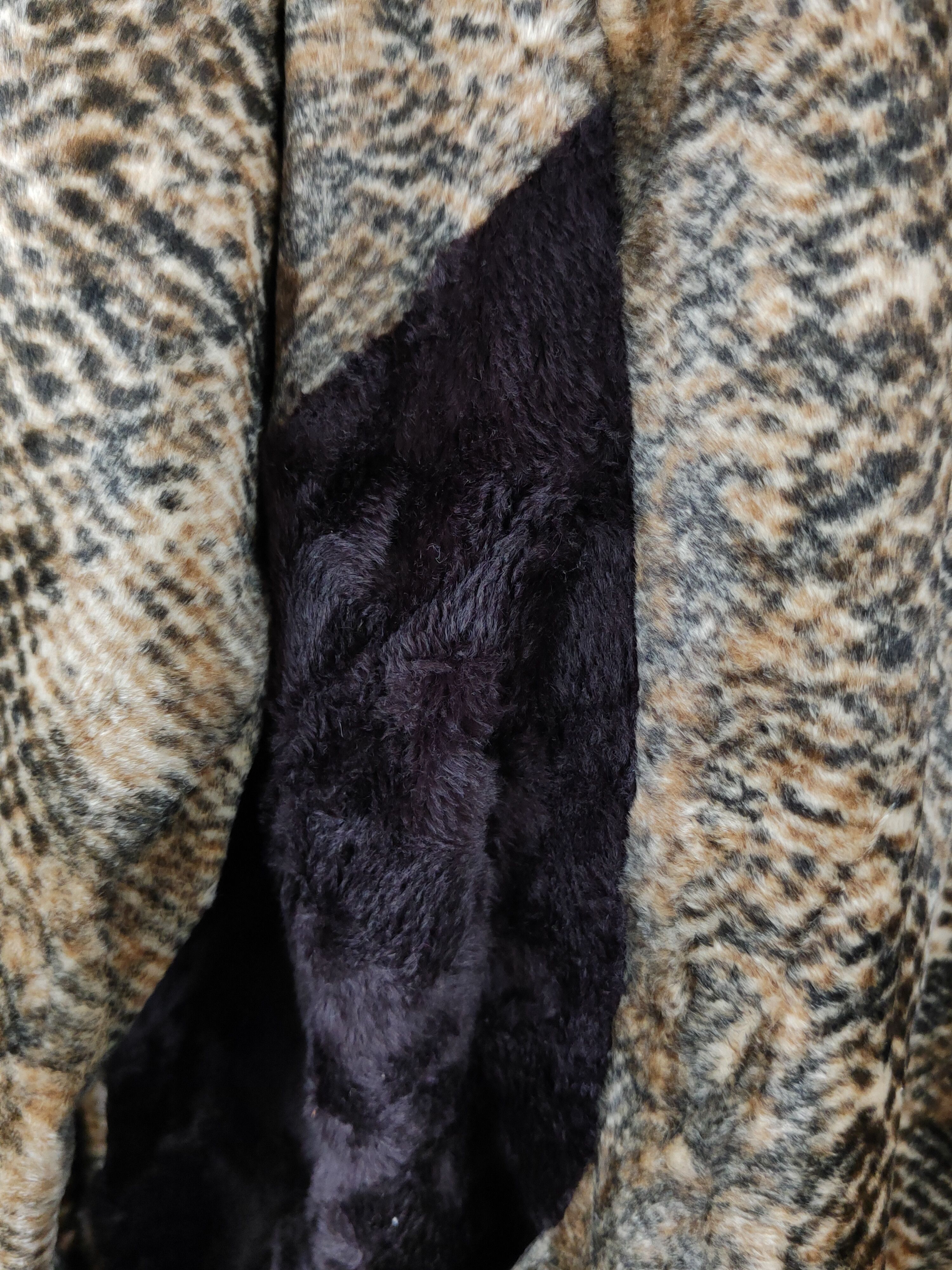 Japanese Brand × Vintage Avant Garde Fashion by Monac Dark Brown Fur Faux Cardigan Size L / US 10 / IT 46 - 10 Thumbnail