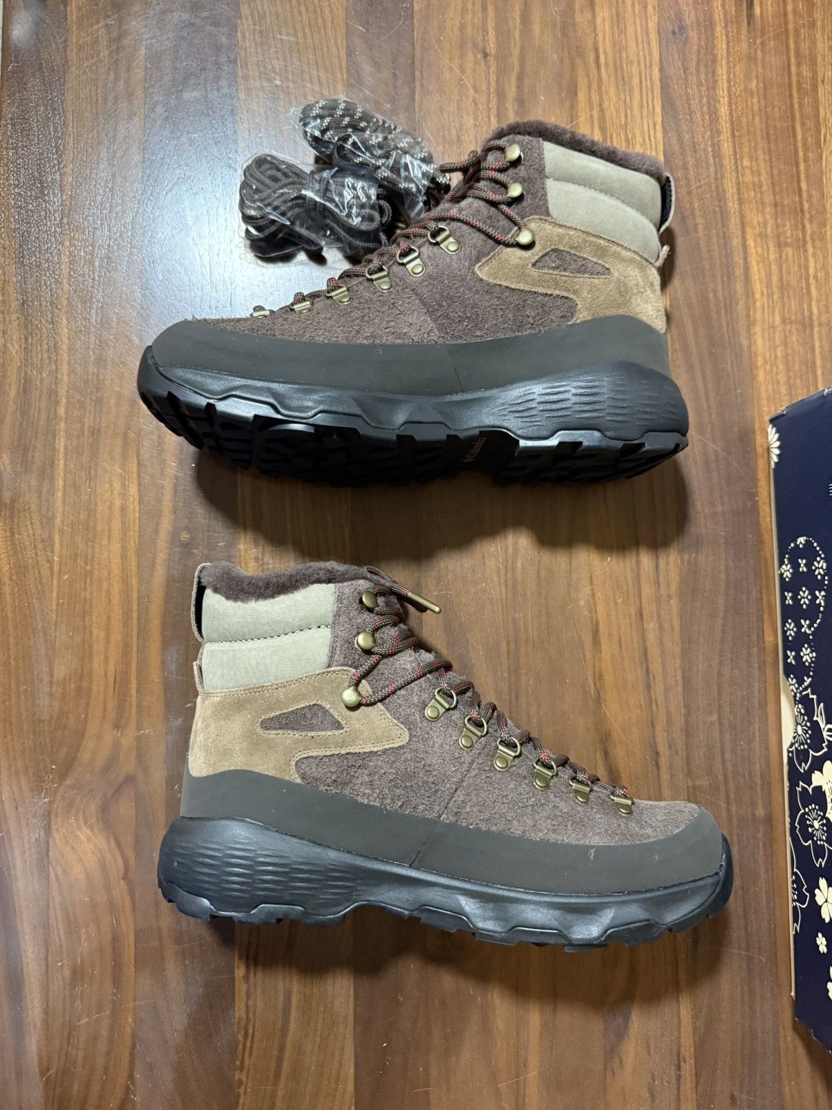 Columbia × Kith Kith x Columbia Newton Alpine Boot Hiking Outdoor Boots 10.5 Size US 10.5 / EU 43-44 - 3 Thumbnail