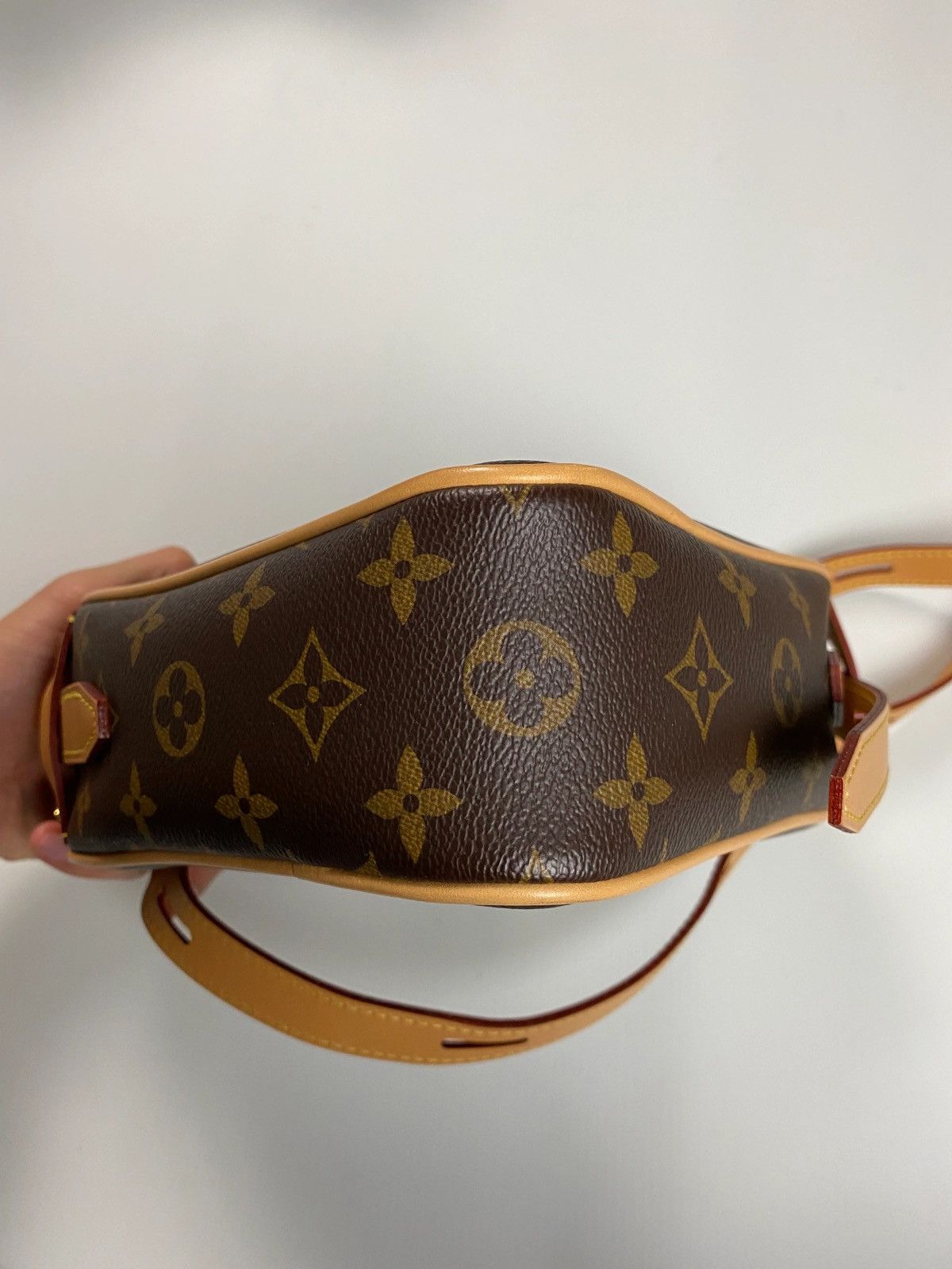 Louis Vuitton LOUIS VUITTON VALENTINES DAY EXCLUSIVE HEART MONOGRAM BAG Size ONE SIZE - 7 Thumbnail