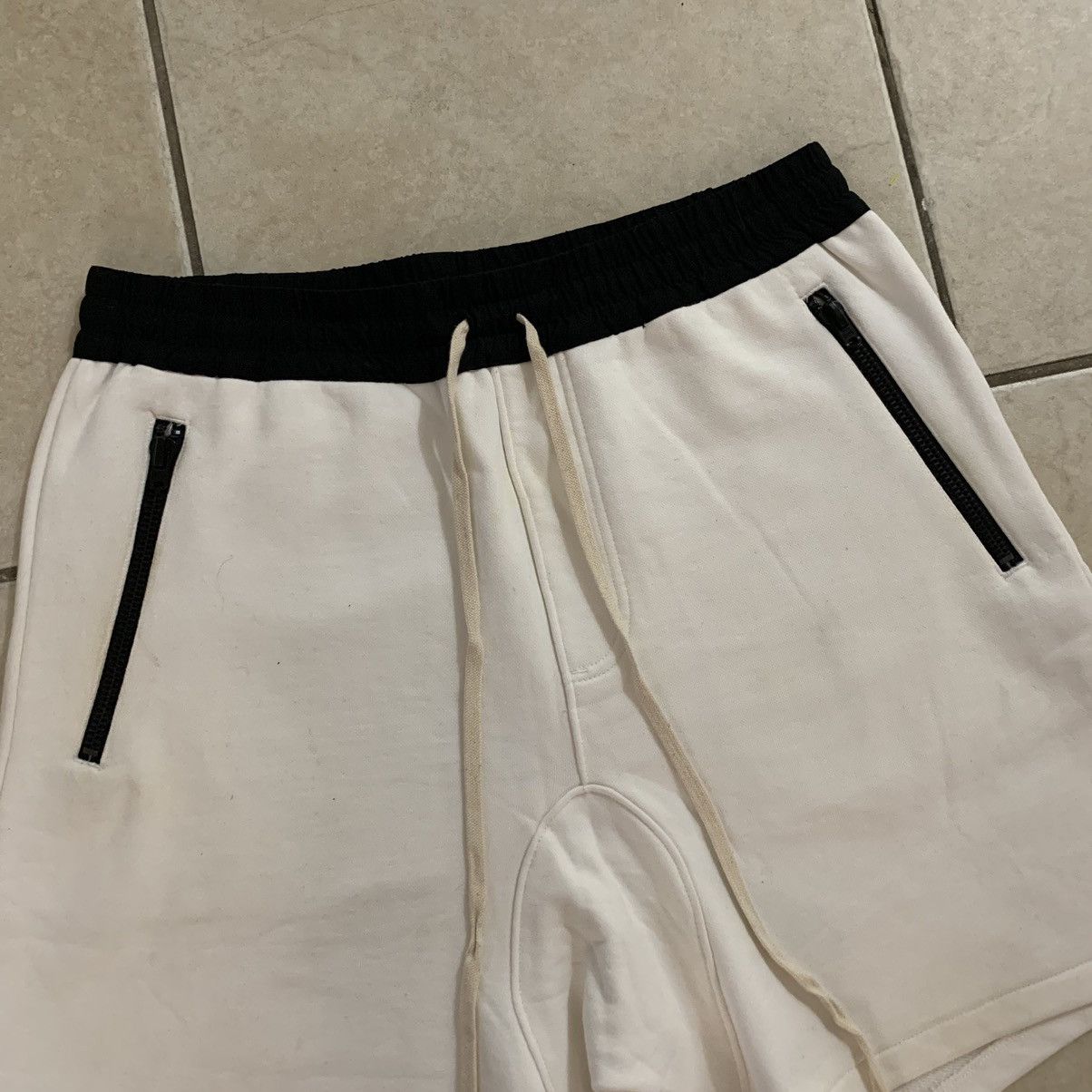 Essentials × FOG FOG Essentials Sweat Shorts Size Medium Size US 34 / EU 50 - 2 Thumbnail