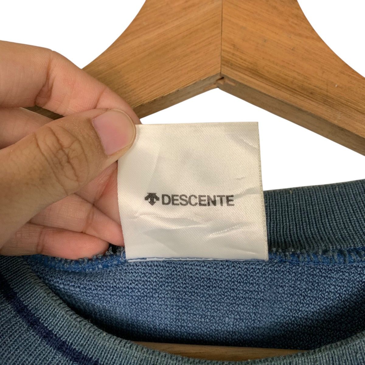Descente NCAA Embroidery Logo Sweatshirt #1452-C65 Size US L / EU 52-54 / 3 - 12 Thumbnail