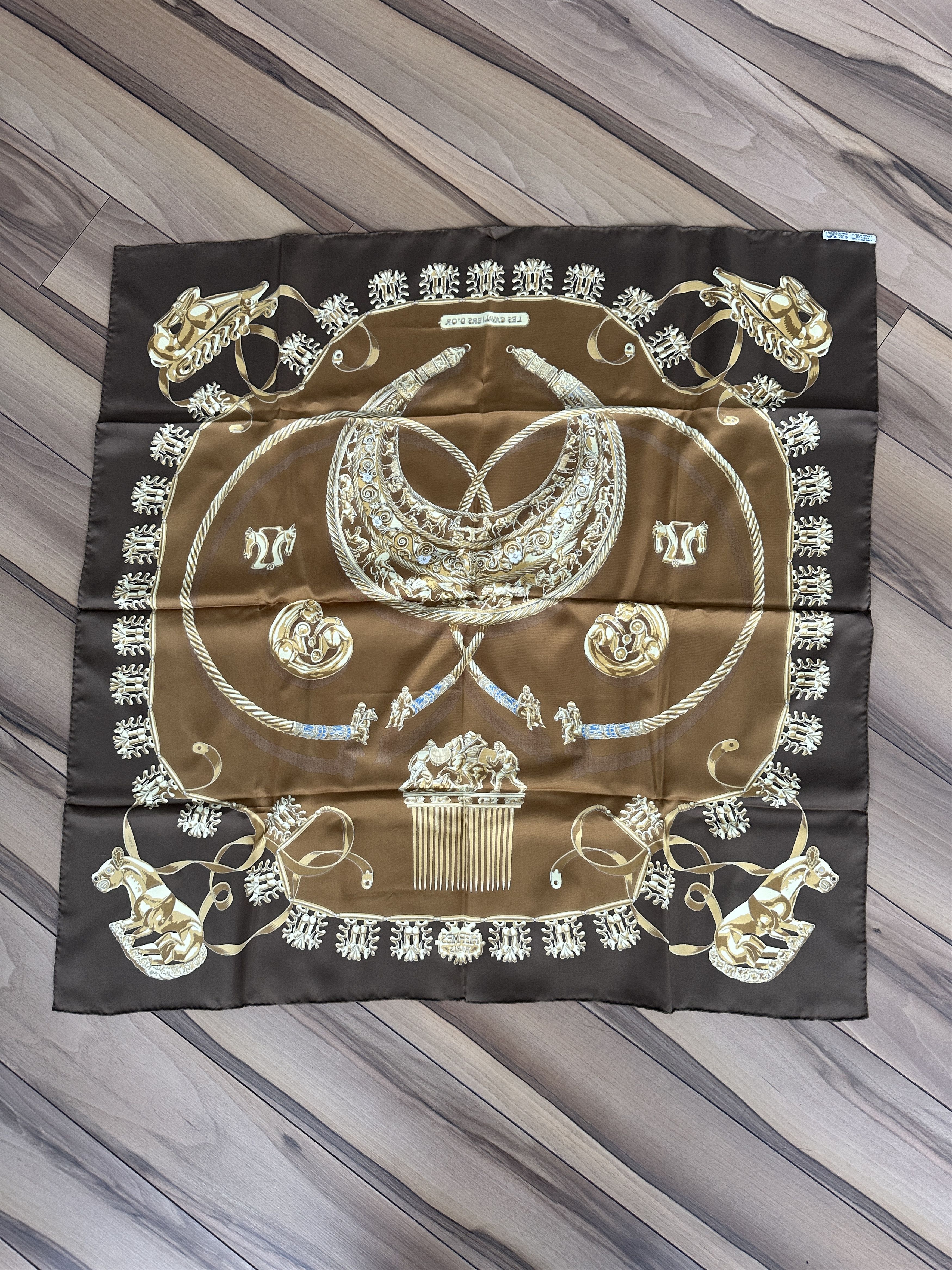 Hermes Hermès "Les Cavaliers d'Or" Silk Scarf Authentic Size ONE SIZE - 8 Thumbnail