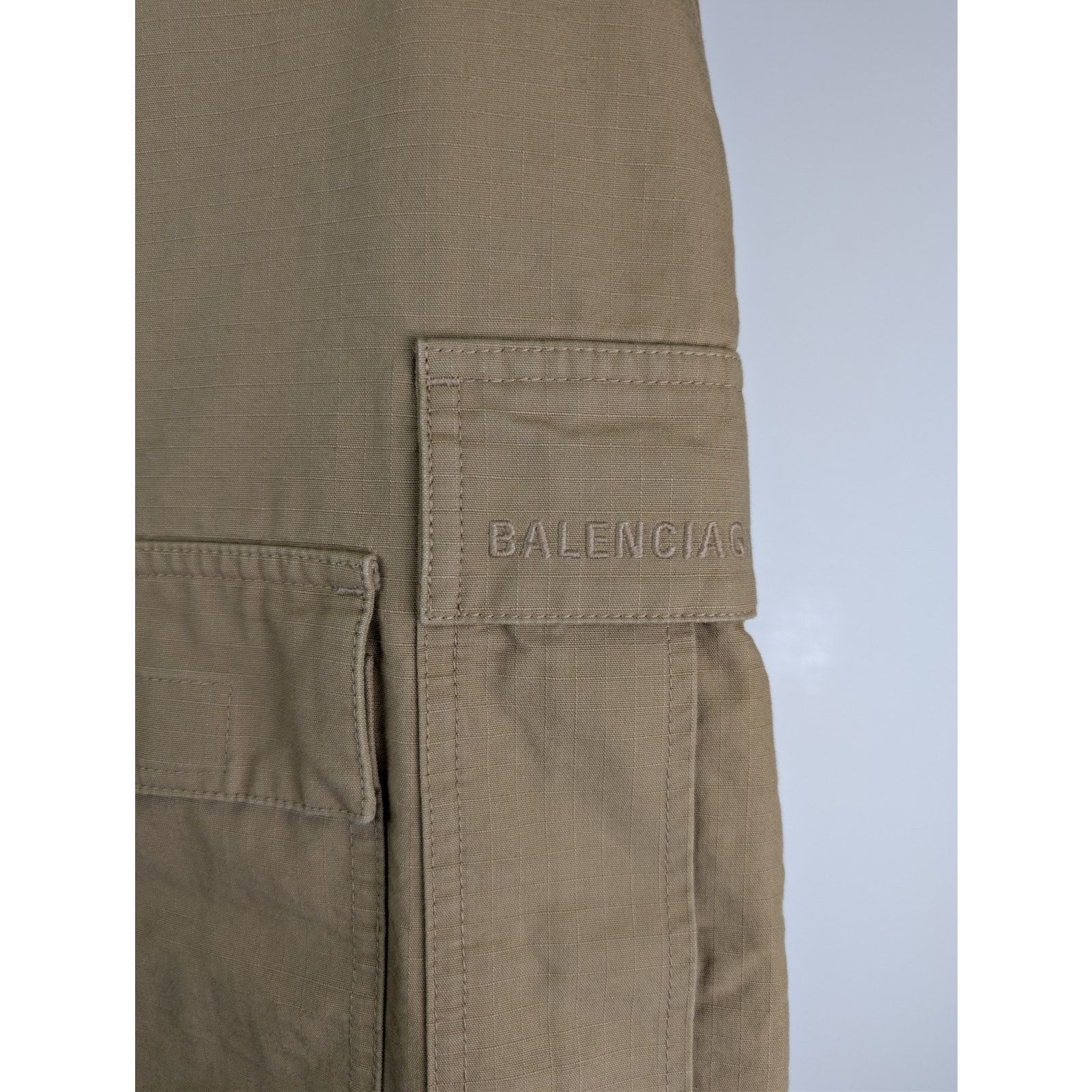 Balenciaga o1rshd1 Cotton Ripstop Patched Cargo Pants in Beige Size US 26 / EU 42 - 10 Thumbnail