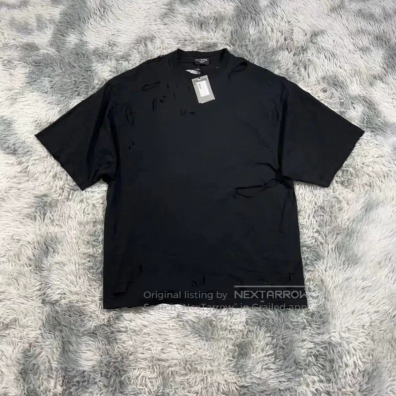 Balenciaga Balenciaga Big distressed short-sleeve Size US XS / EU 42 / 0 - 1 Thumbnail