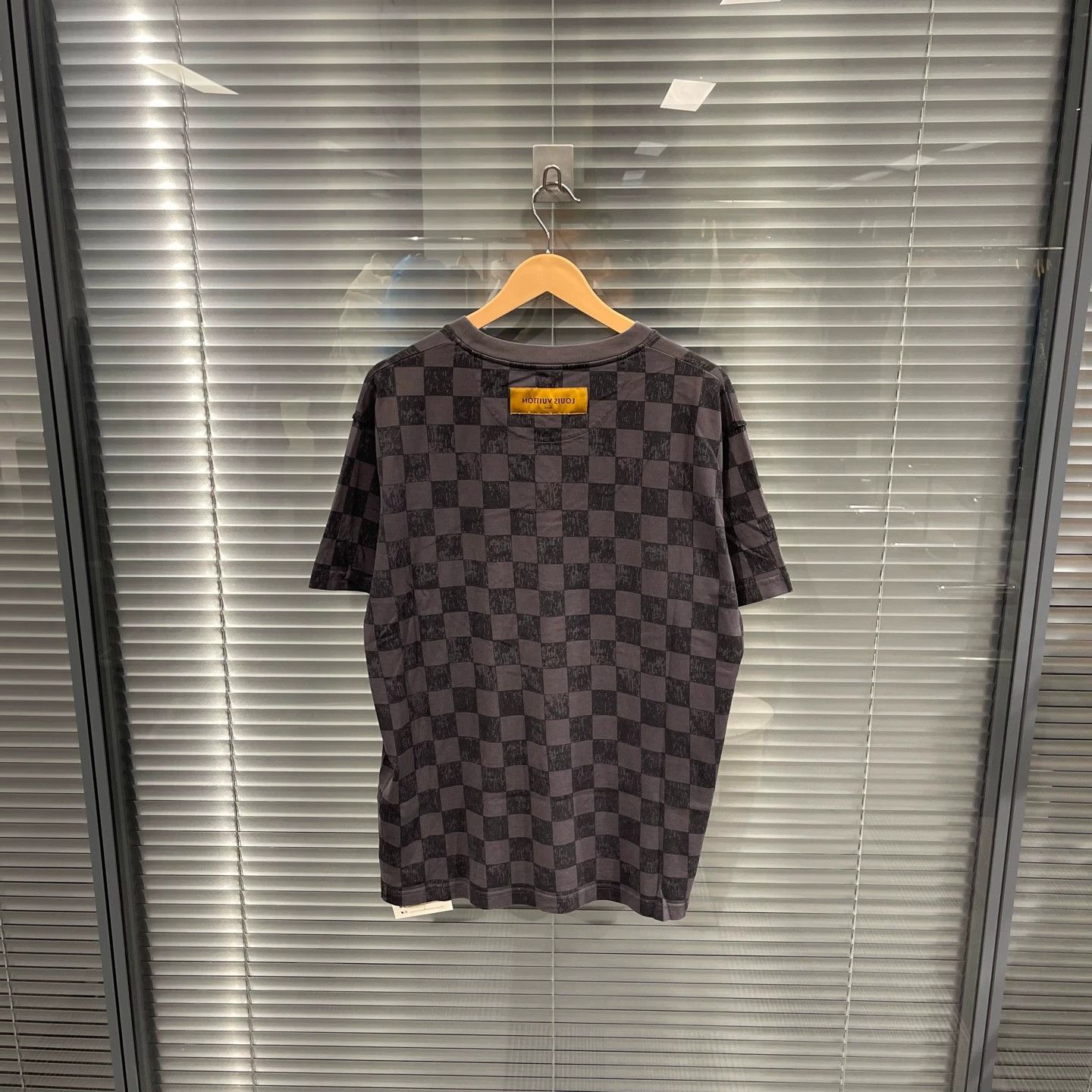 Louis Vuitton LOUIS VUITTON Damier Logo Print SS Tee L NM #11501 Size US L / EU 52-54 / 3 - 2 Thumbnail