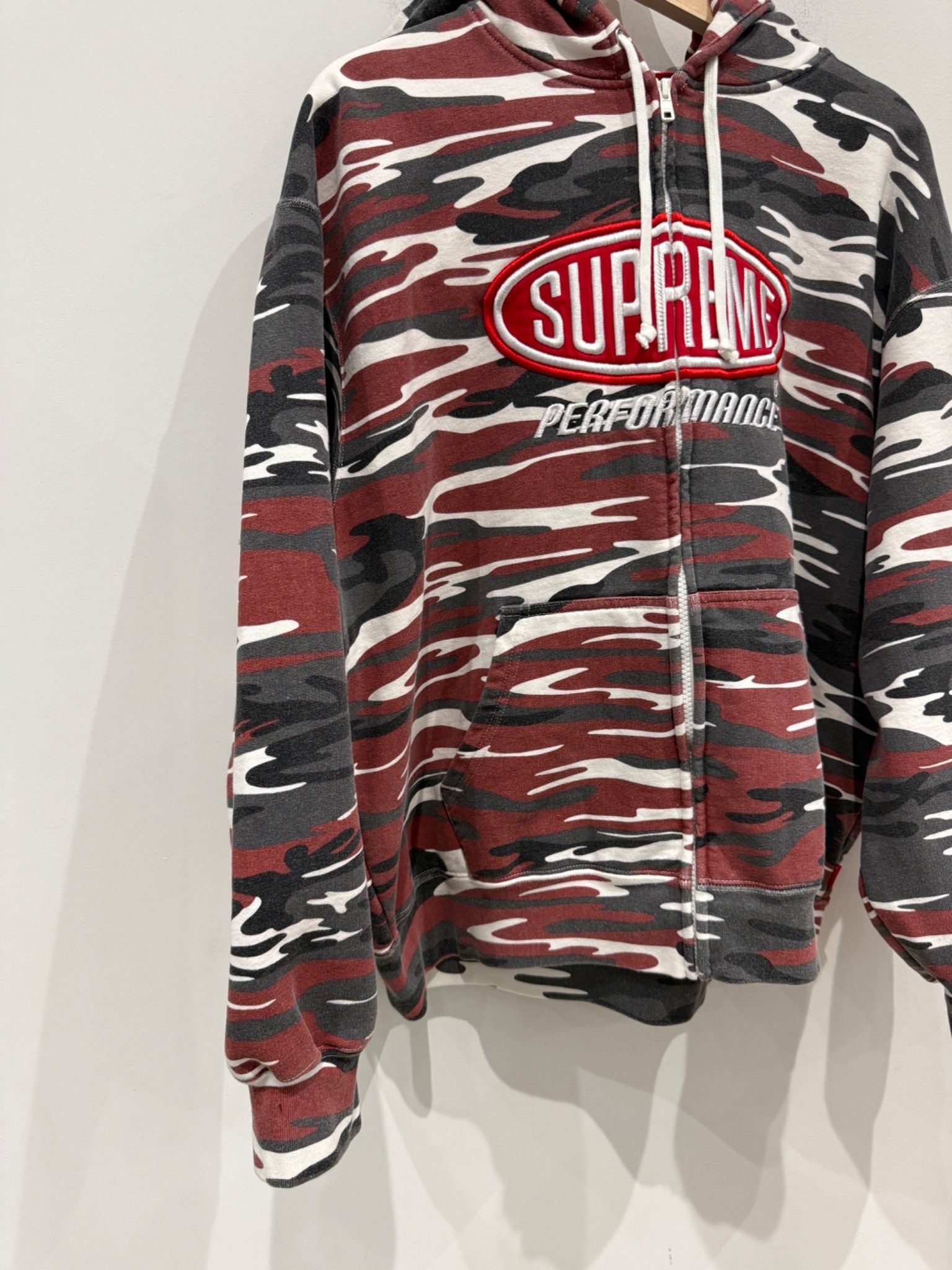 Supreme Supreme Performance Zip Up Hooded Sweatshirt Red Camo Size US L / EU 52-54 / 3 - 4 Thumbnail