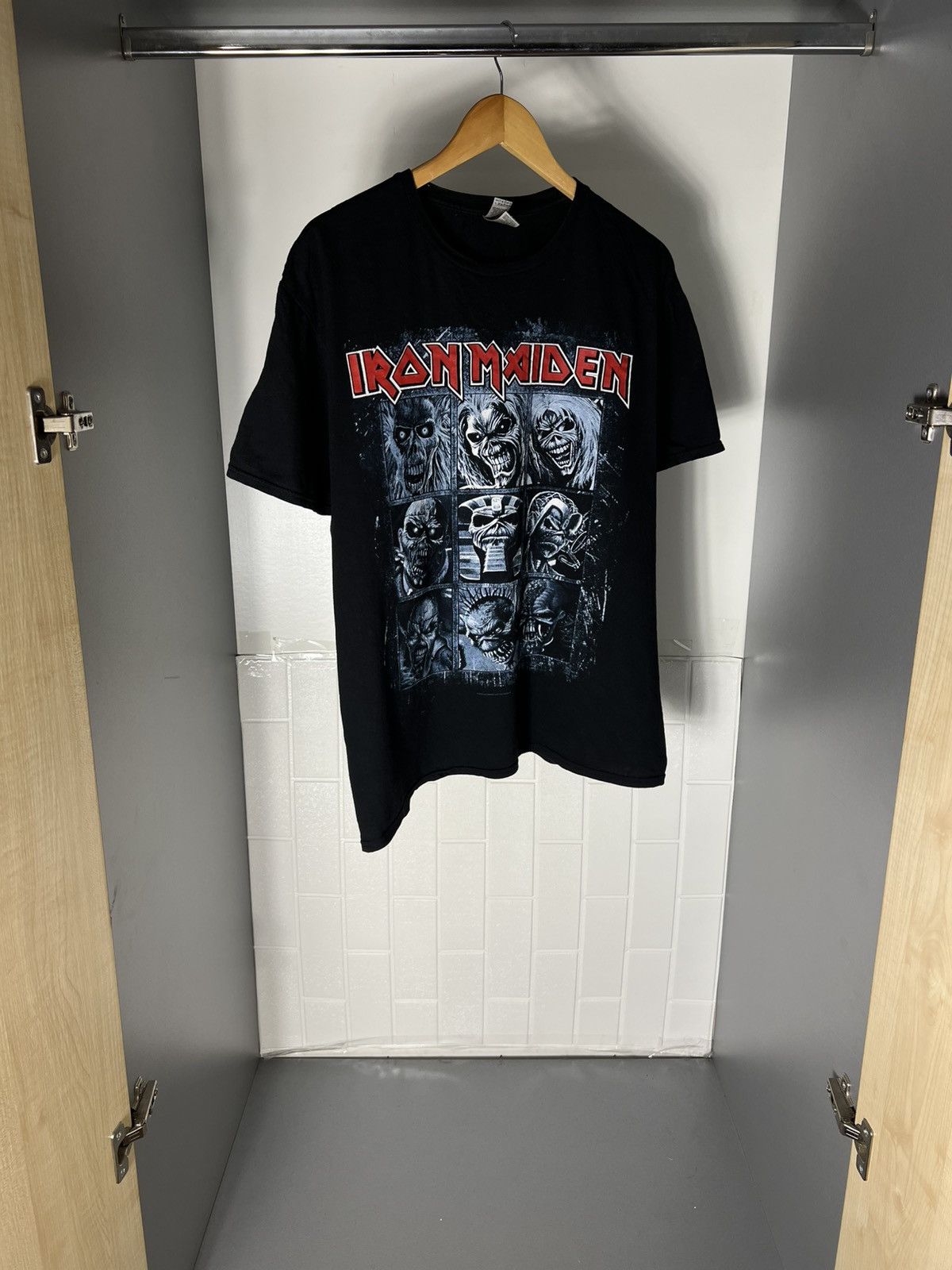 Band Tees VINTAGE IRON MAIDEN MONSTER WORLD TOUR ROCK T-SHIRT Y2K 90s Size US L / EU 52-54 / 3 - 5 Thumbnail