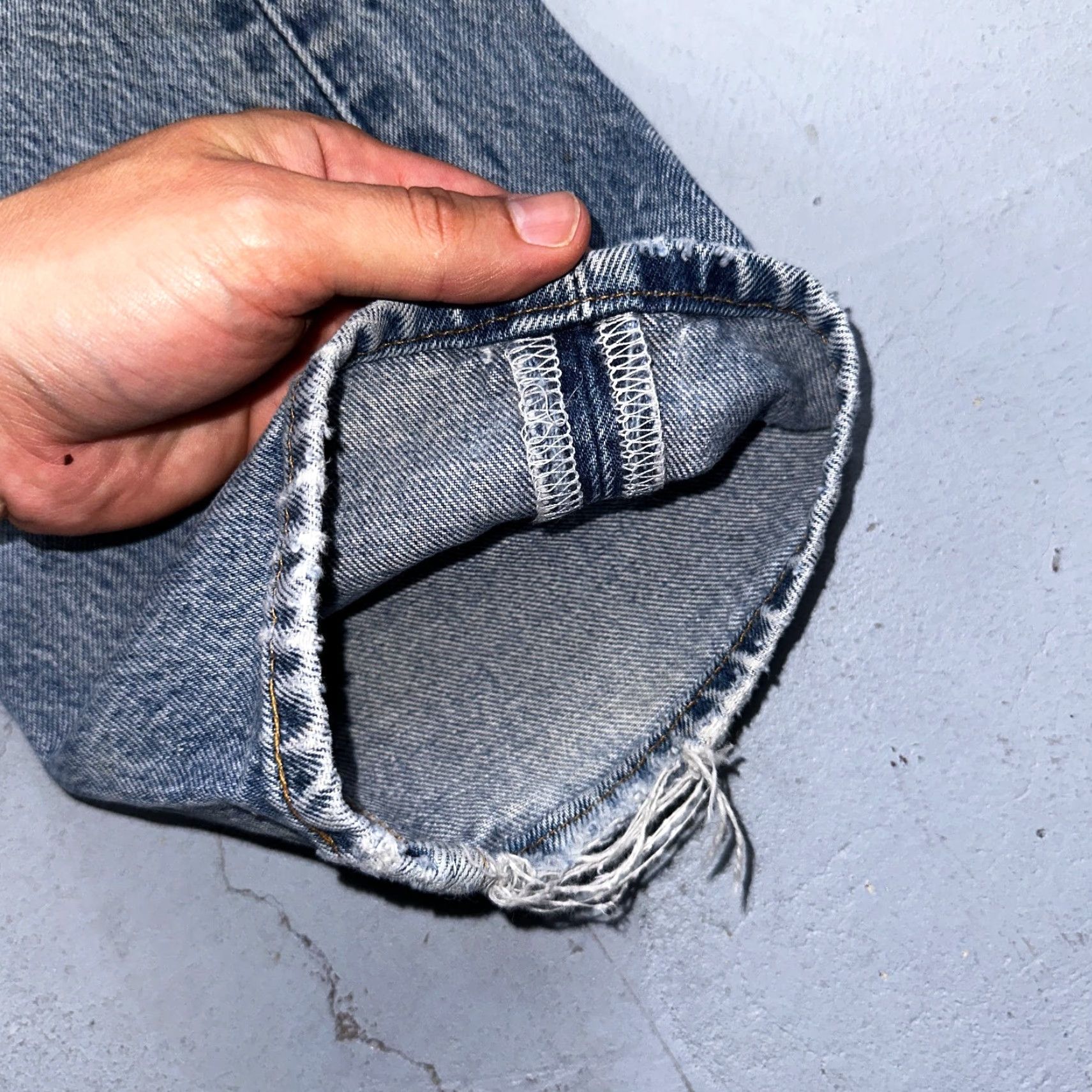 Levi's VINTAGE Levi's 501 Jeans Men 33x36 Straight Leg Light Wash 90s USA Mid Rise Denim Size US 33 - 4 Thumbnail