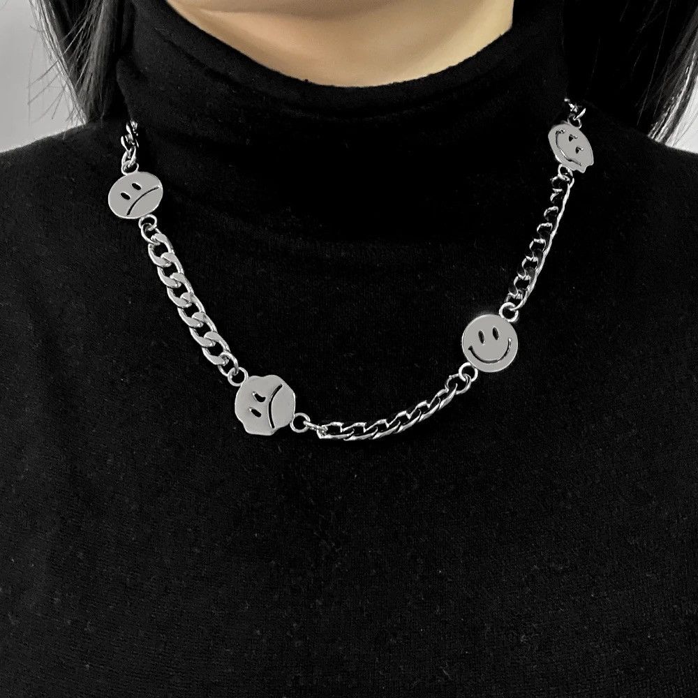 Jewelry Smiley Face Pendant Necklace Chain Size ONE SIZE - 1 Thumbnail