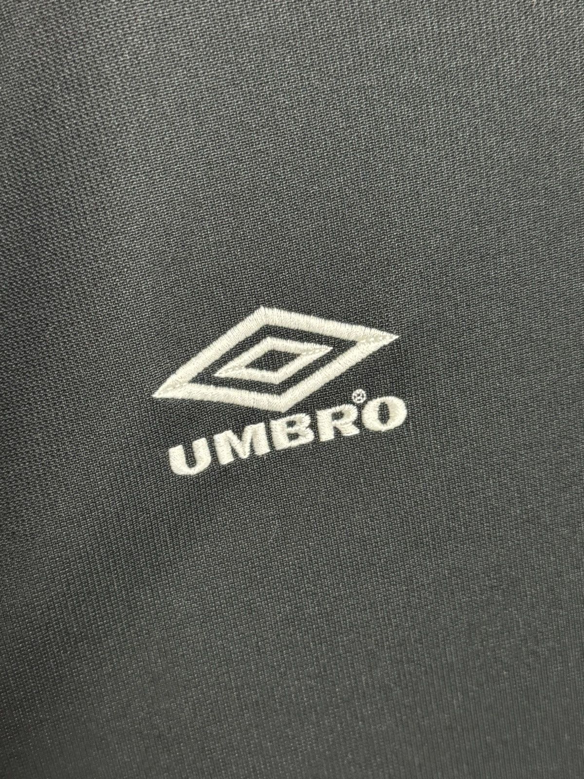 Umbro Vintage Manchester United 99/00 Training Football Jersey Size US L / EU 52-54 / 3 - 4 Thumbnail