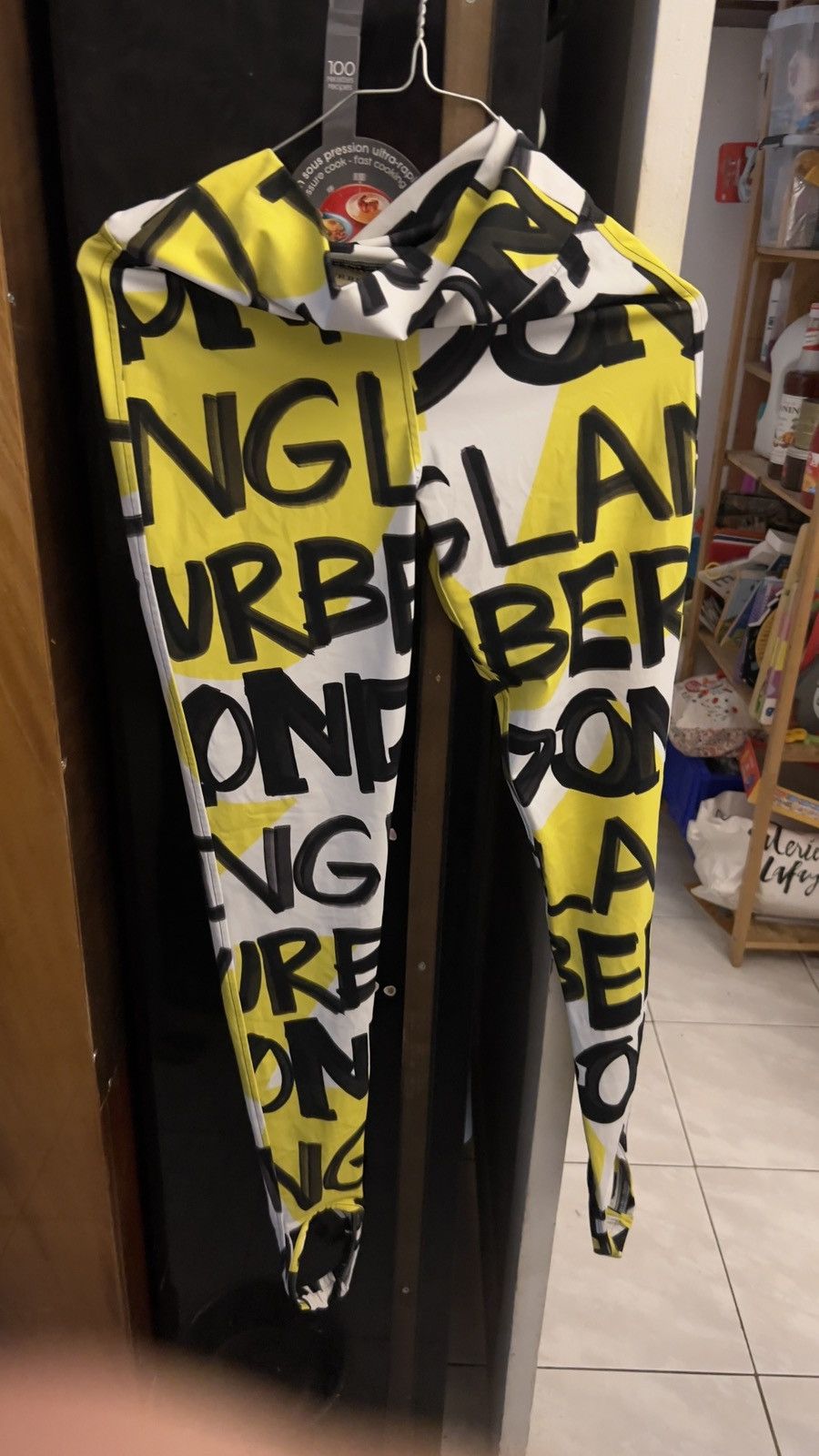 Burberry trendy leggings from burberry. Size 26" / US 2 / IT 38 - 8 Thumbnail