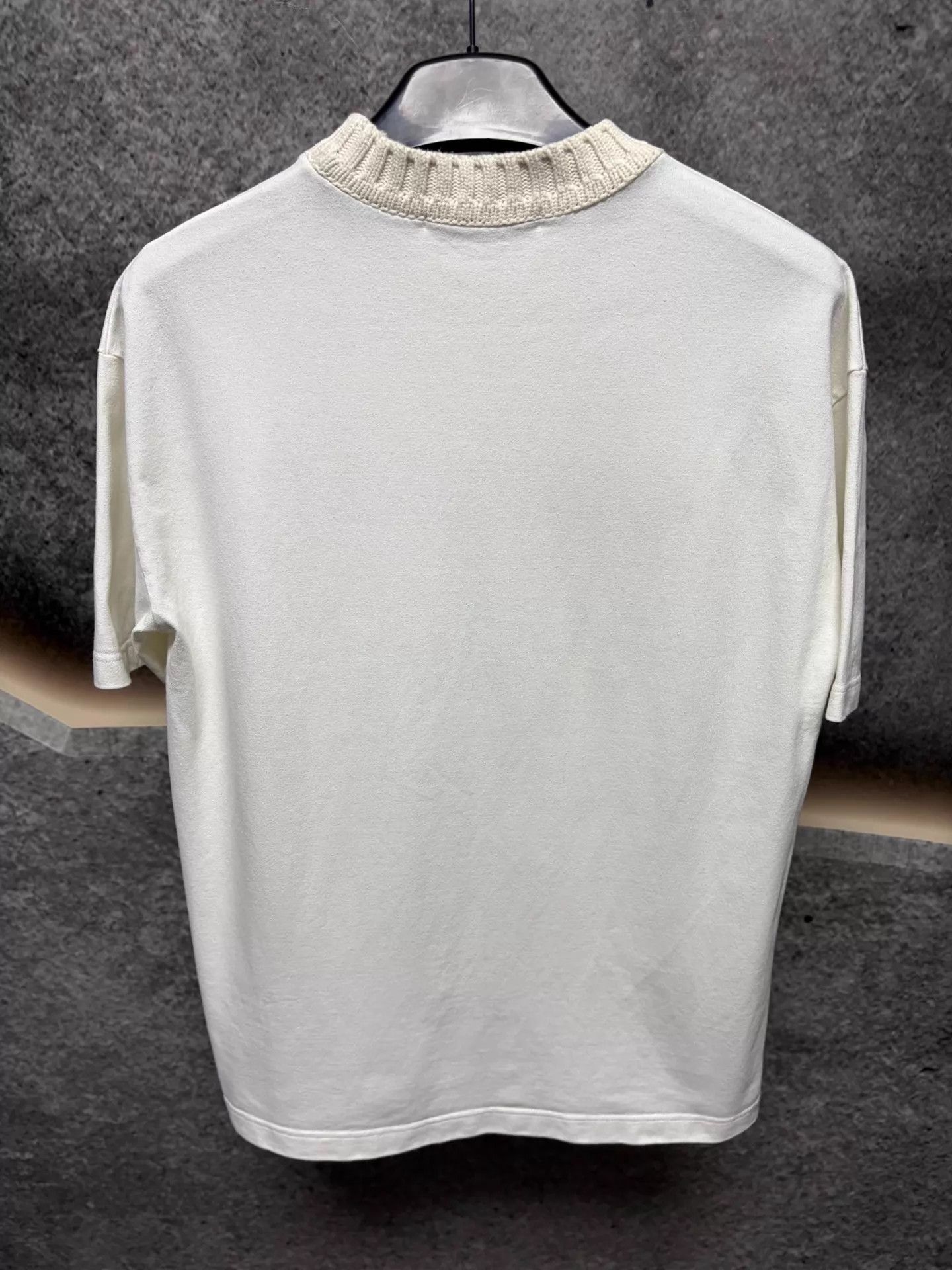 Louis Vuitton LV Knit Short-Sleeve White Red Logo Embroidery S Size S / US 4 / IT 40 - 2 Thumbnail
